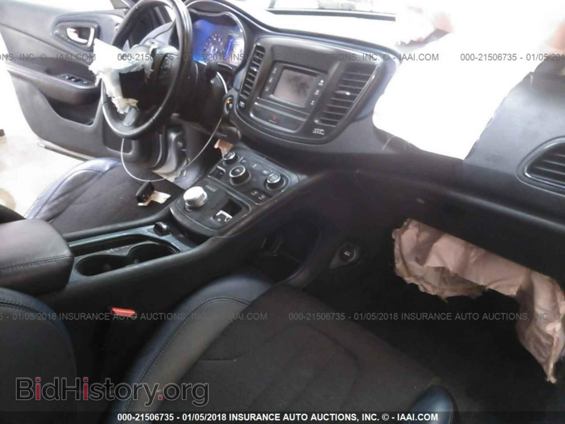 2015 Chrysler 200 - VIN: 1C3CCCDG5FN703266 - Photo 5