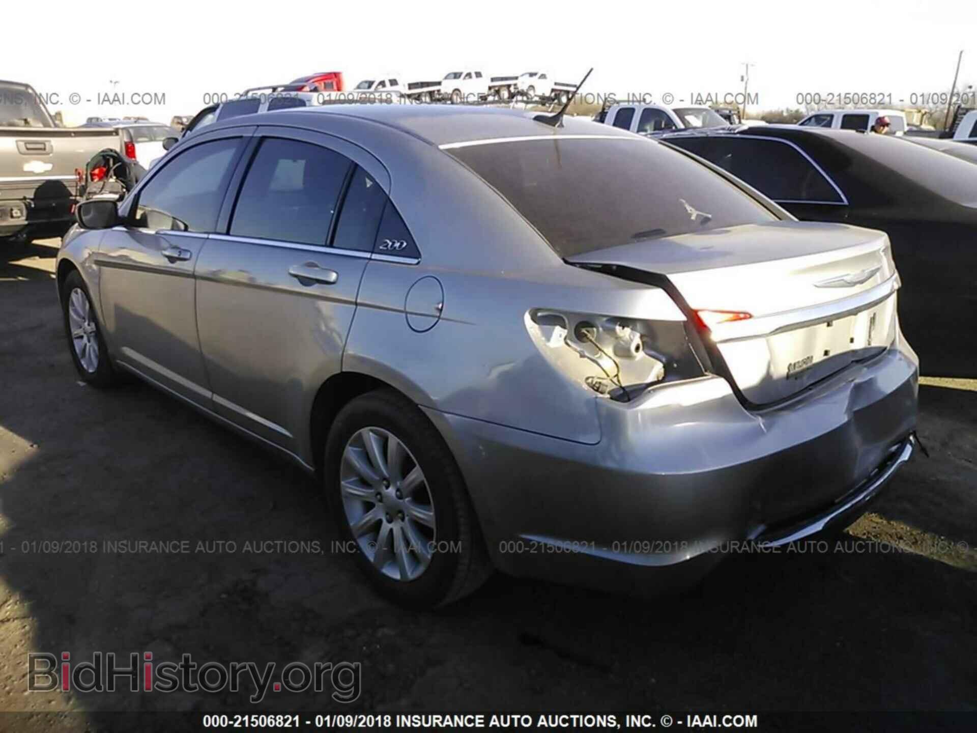 2014 Chrysler 200 - VIN: 1C3CCBBB4EN177230 - Фото 3