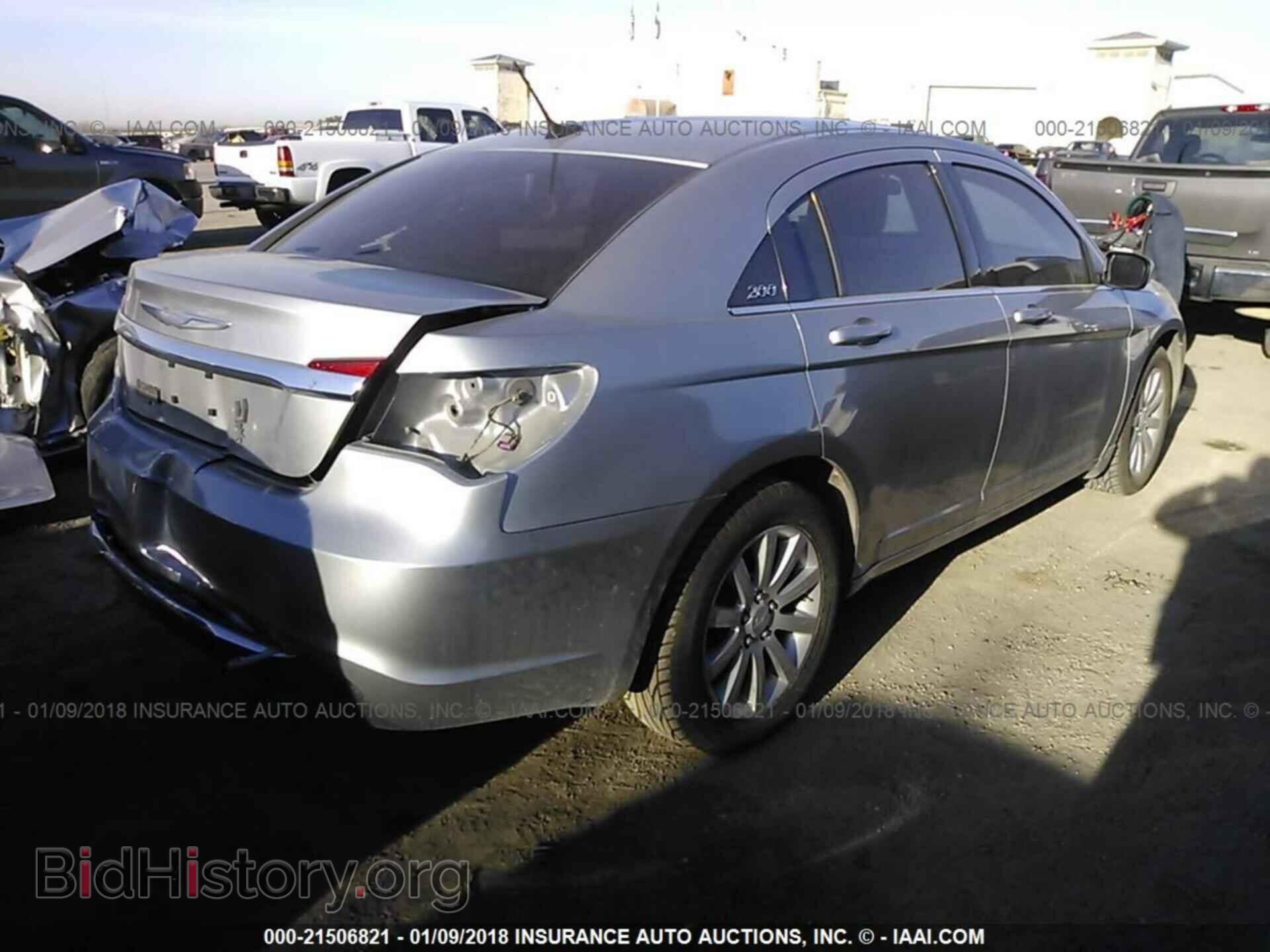 2014 Chrysler 200 - VIN: 1C3CCBBB4EN177230 - Фото 4