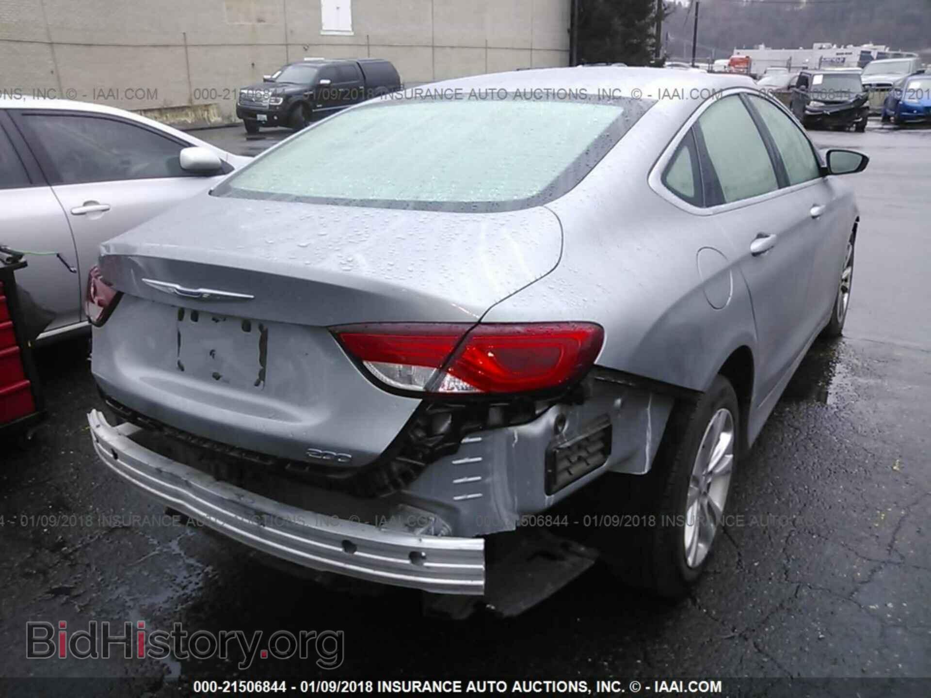 2015 Chrysler 200 - VIN: 1C3CCCAB8FN669459 - Photo 4