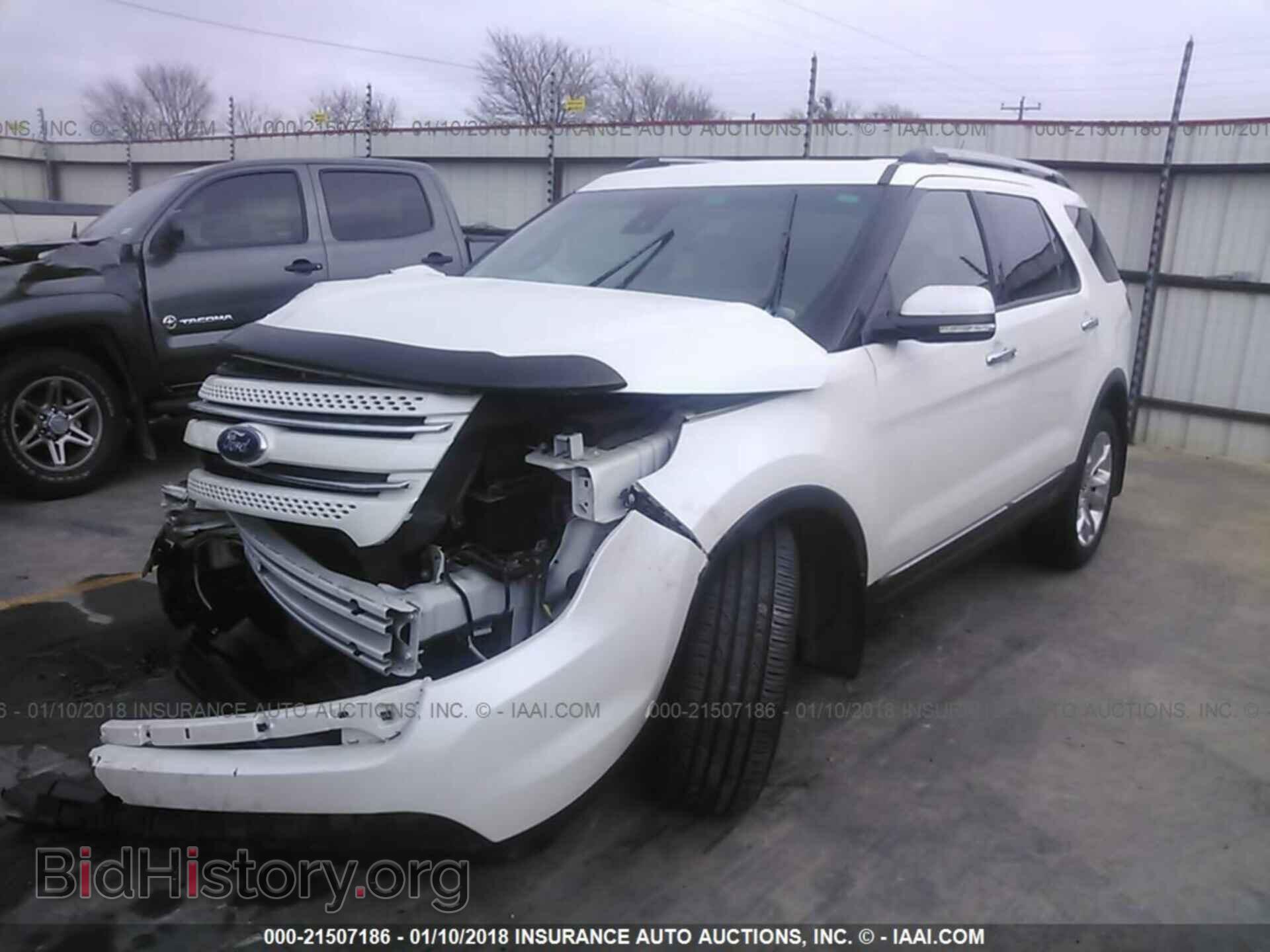 2014 Ford Explorer - VIN: 1FM5K8F82EGB09923 - Photo 2