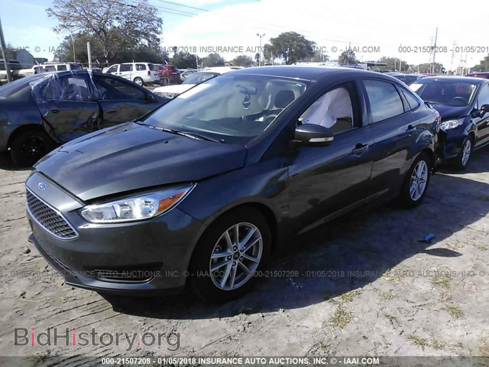 2017 Ford Focus - VIN: 1FADP3F28HL202348 - Фото 2