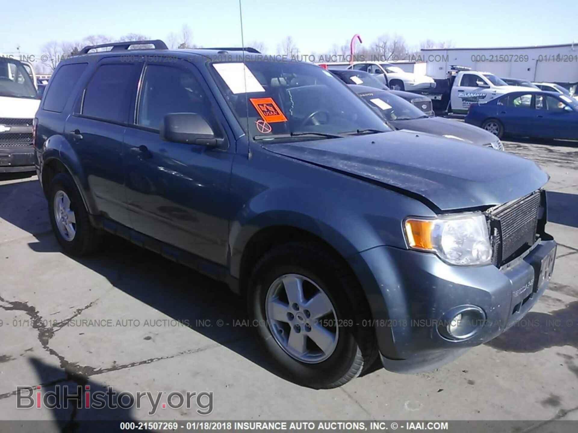 Photo 1FMCU0D73BKB36604 - Ford Escape 2011