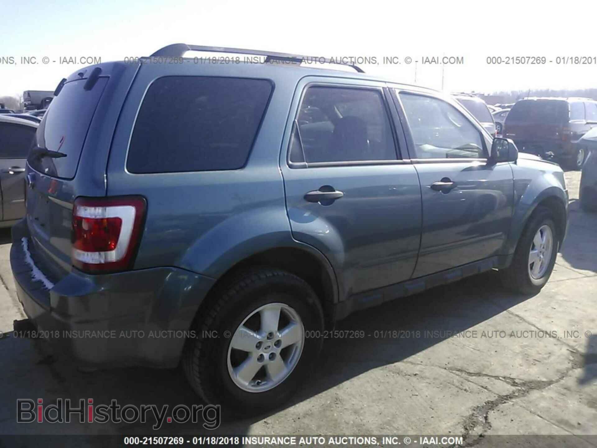 2011 Ford Escape - VIN: 1FMCU0D73BKB36604 - Photo 4