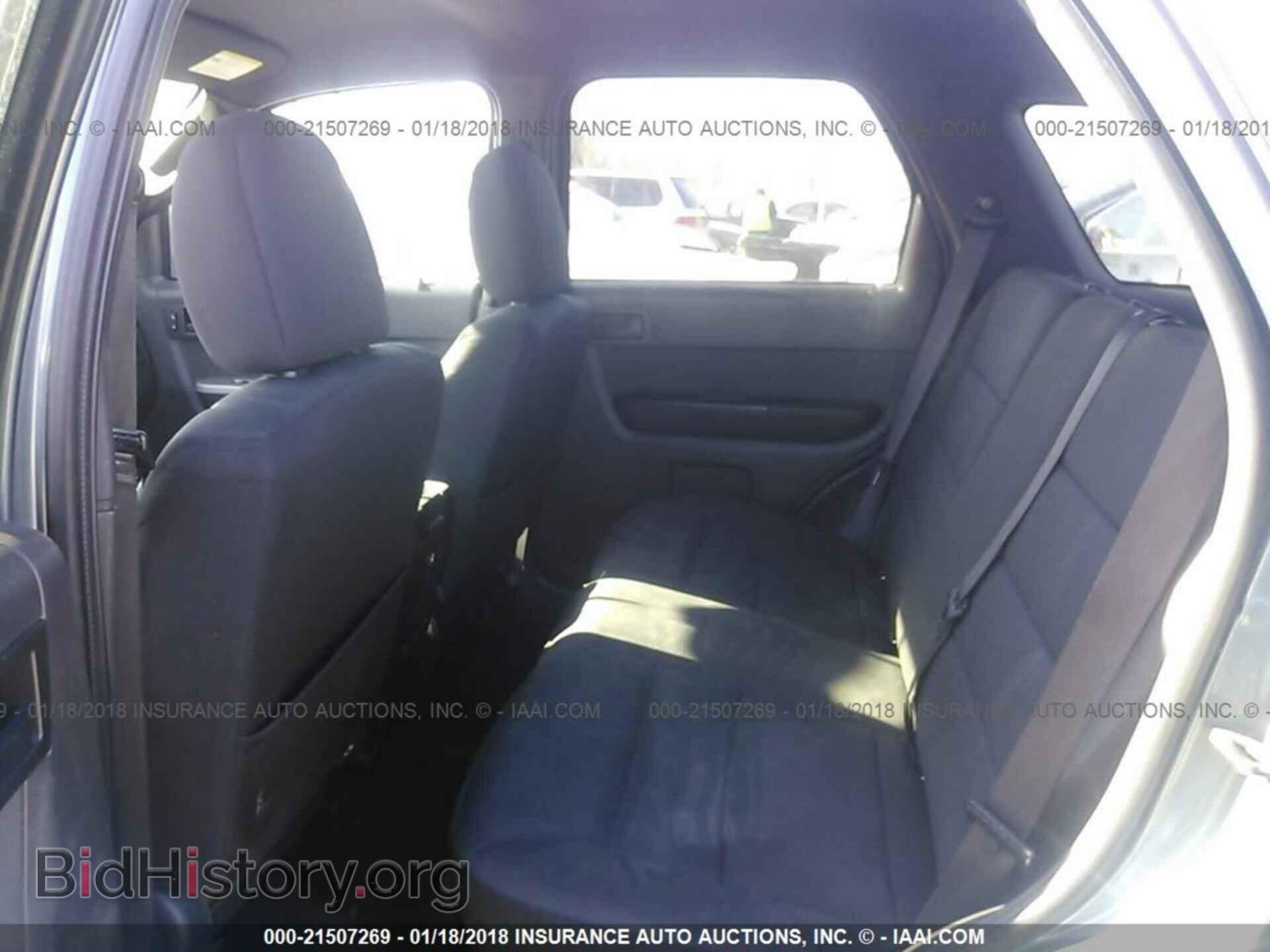 2011 Ford Escape - VIN: 1FMCU0D73BKB36604 - Photo 8