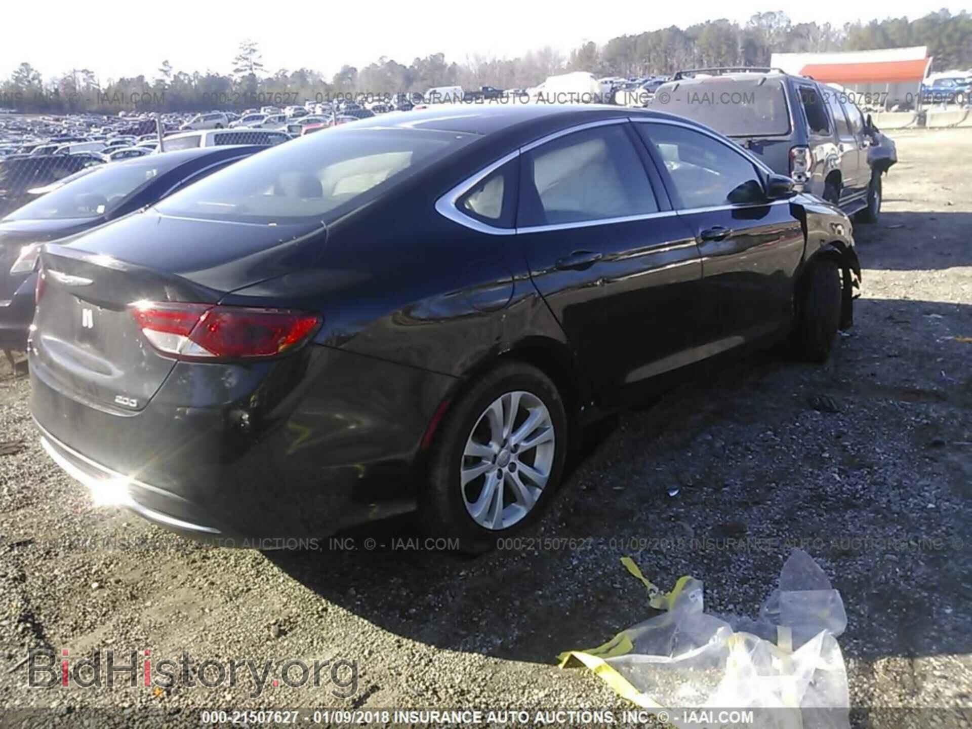 2015 Chrysler 200 - VIN: 1C3CCCAB2FN718669 - Photo 4
