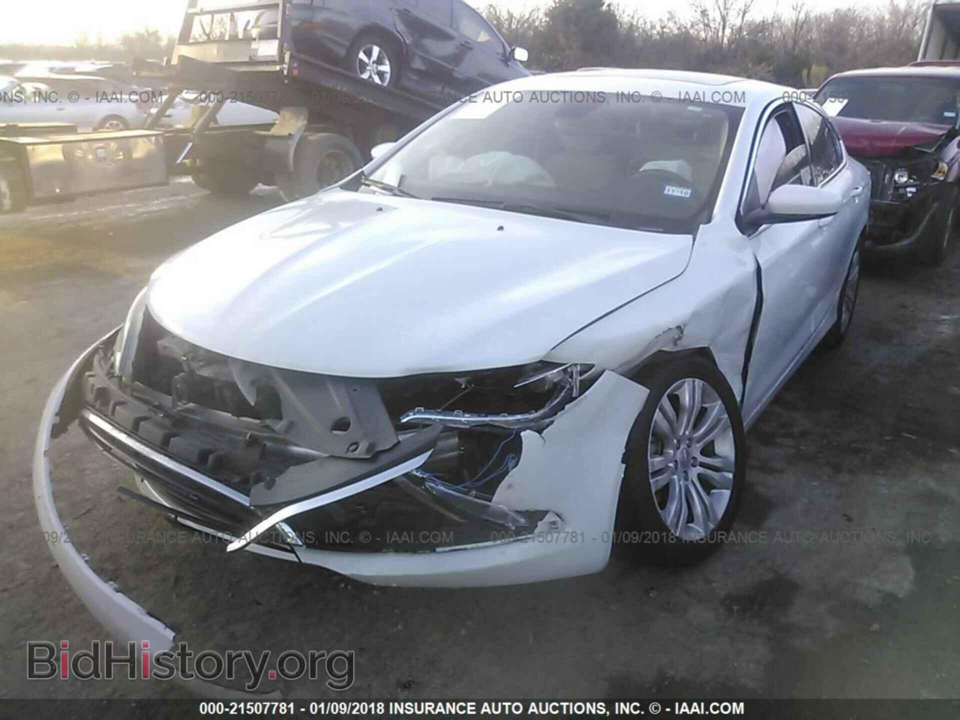 2015 Chrysler 200 - VIN: 1C3CCCAB8FN588624 - Photo 2