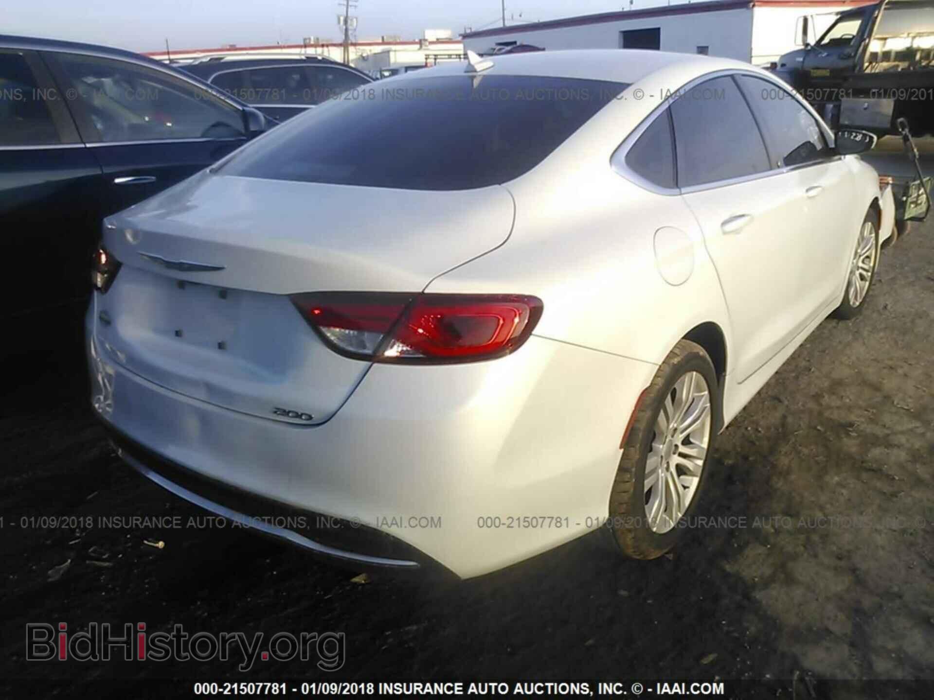 2015 Chrysler 200 - VIN: 1C3CCCAB8FN588624 - Photo 4