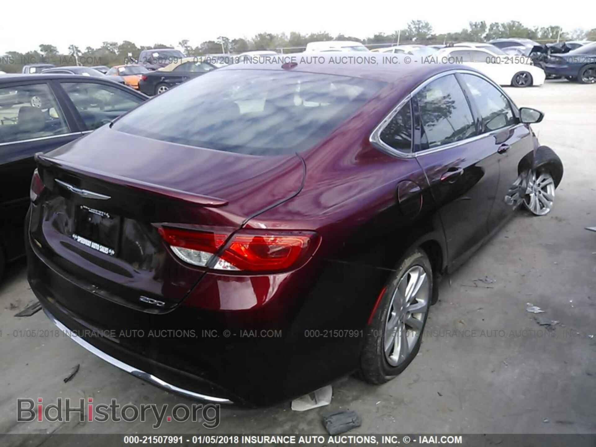 2015 Chrysler 200 - VIN: 1C3CCCAB2FN724682 - Photo 4