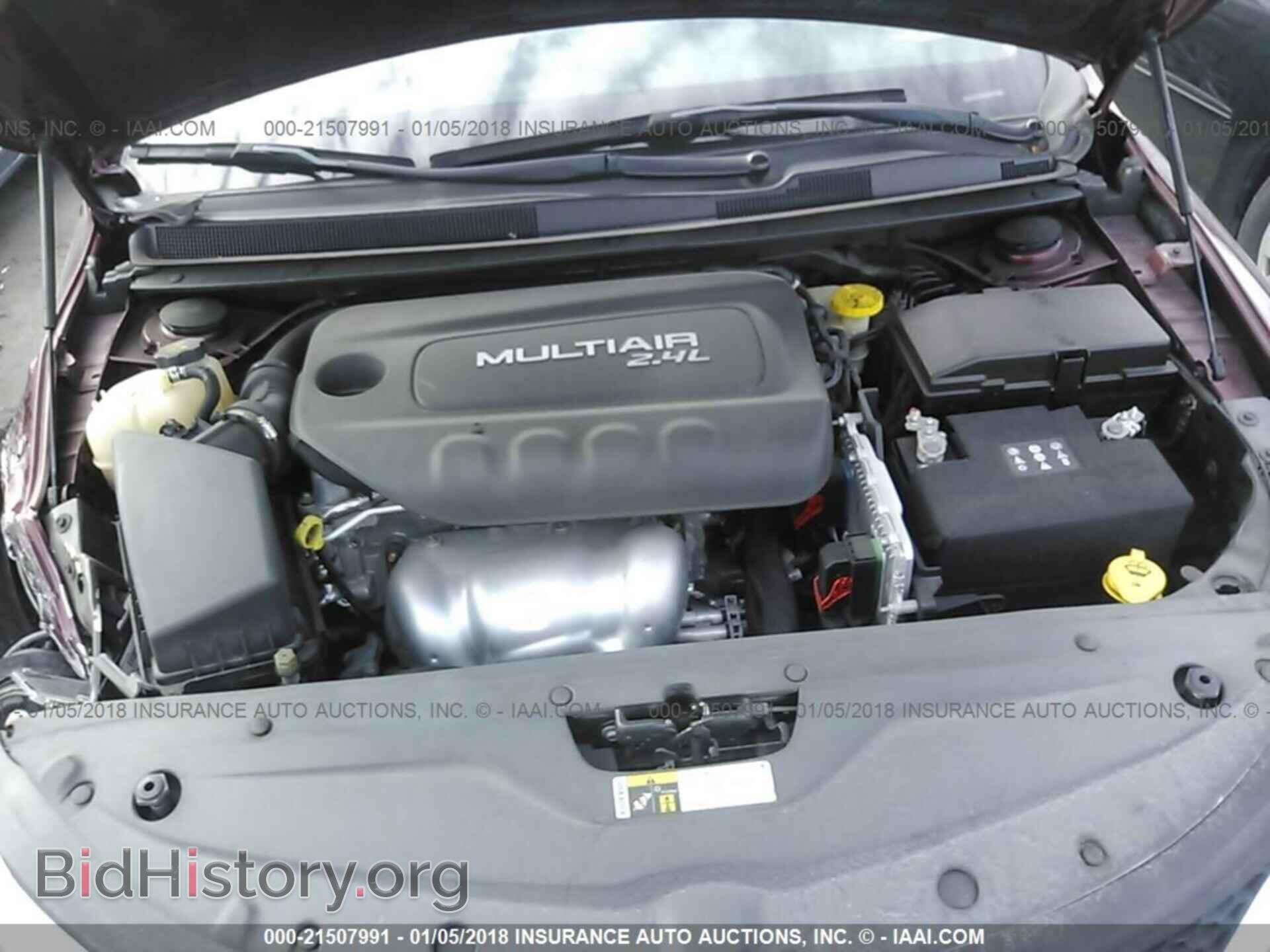 2015 Chrysler 200 - VIN: 1C3CCCAB2FN724682 - Photo 10
