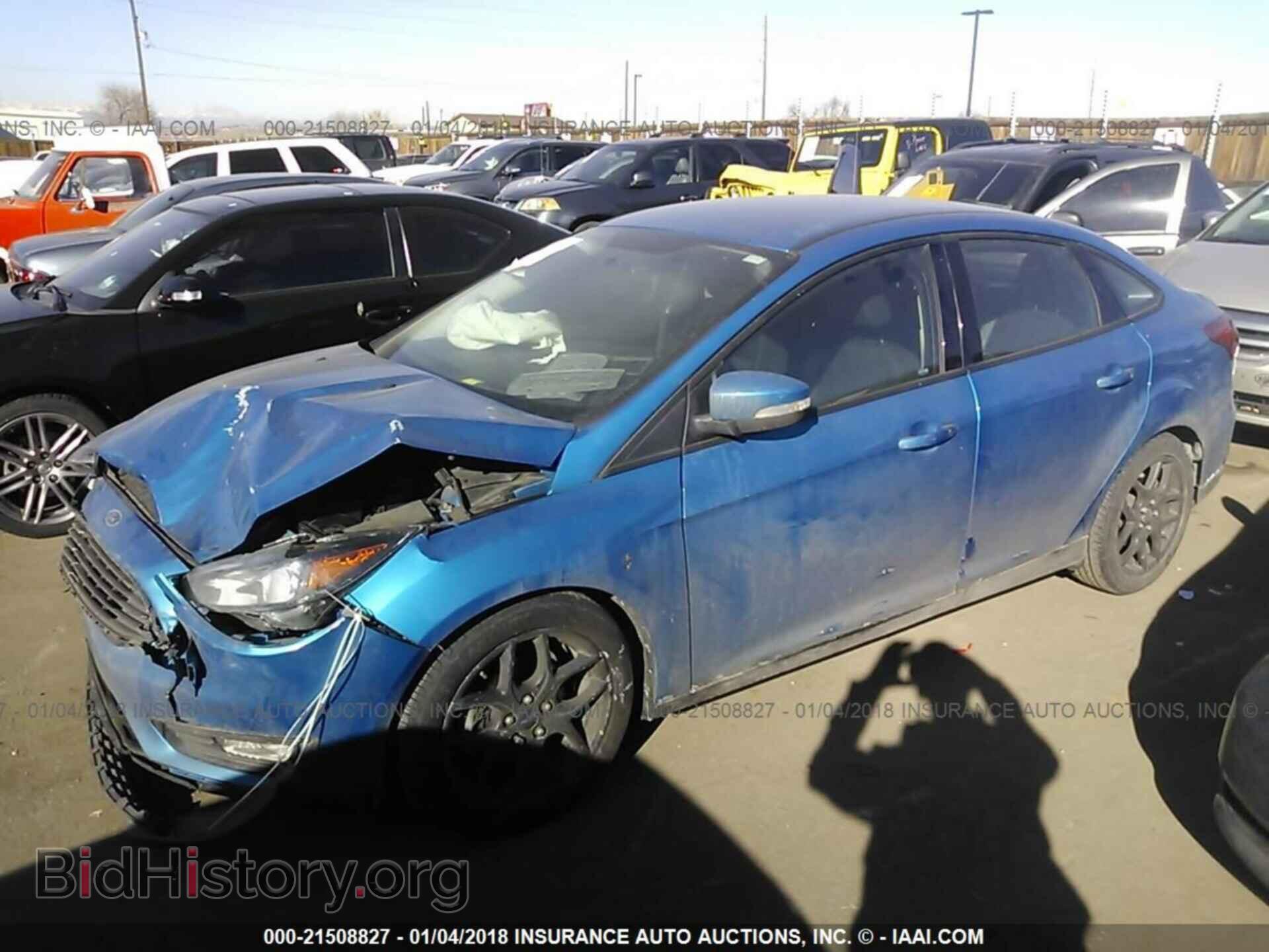 2016 Ford Focus - VIN: 1FADP3FE8GL212581 - Фото 2