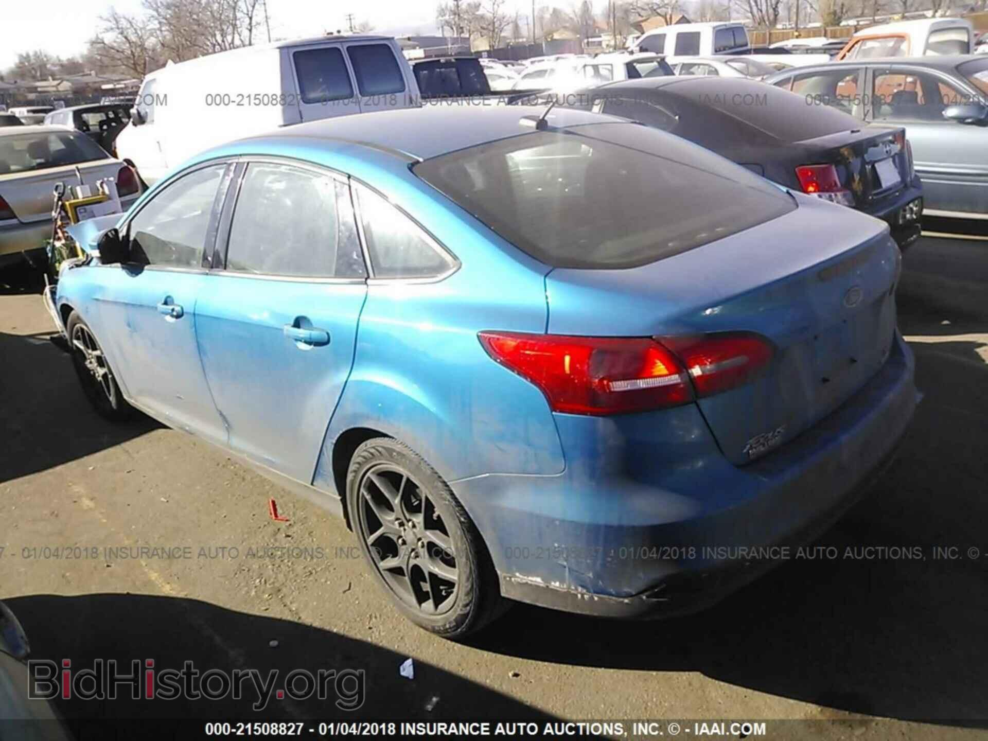 2016 Ford Focus - VIN: 1FADP3FE8GL212581 - Фото 3