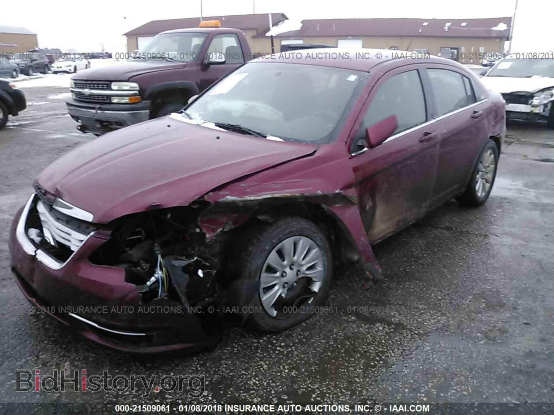 2014 Chrysler 200 - VIN: 1C3CCBAB9EN208294 - Фото 2
