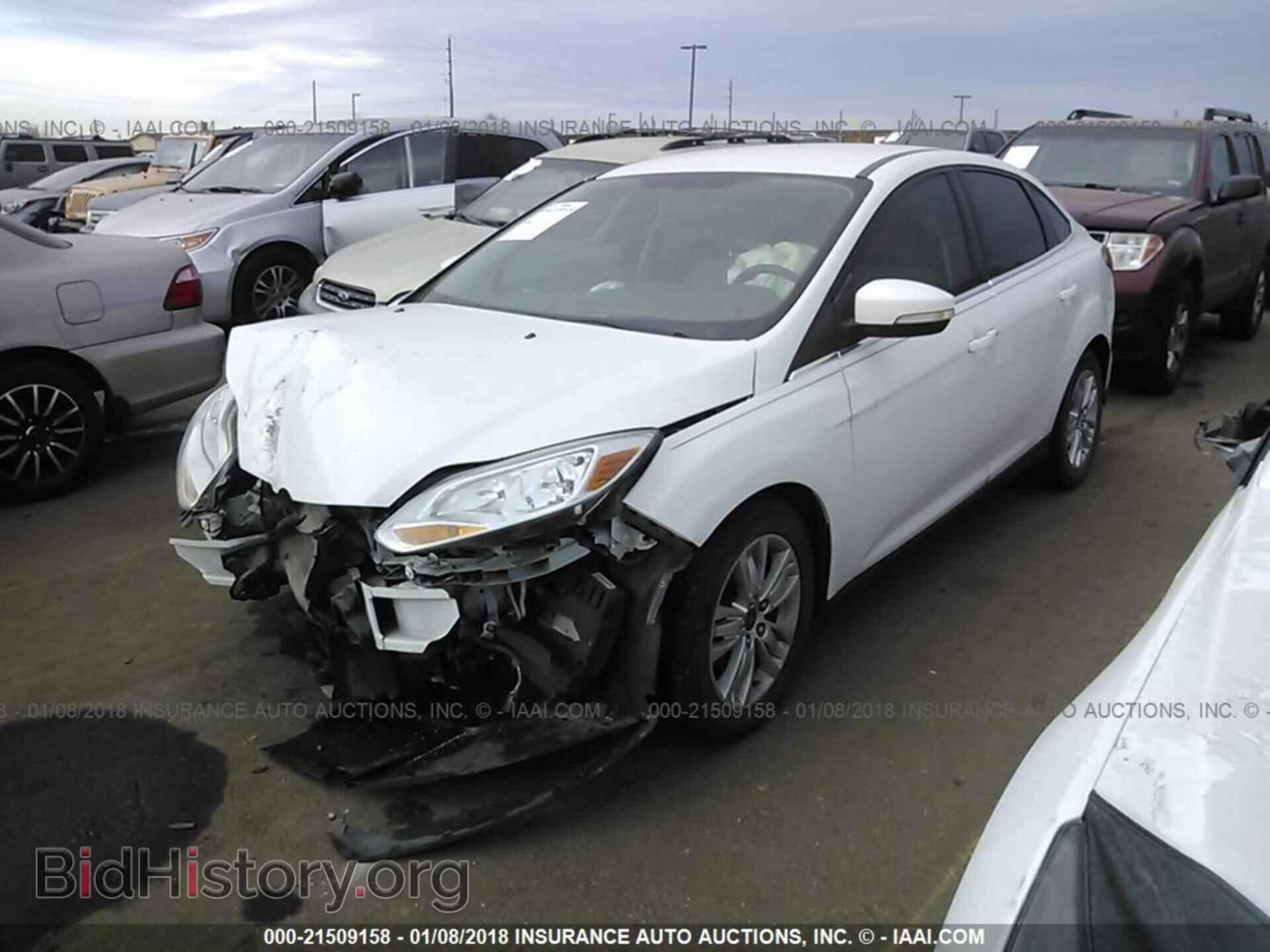 2012 Ford Focus - VIN: 1FAHP3H21CL416833 - Photo 2