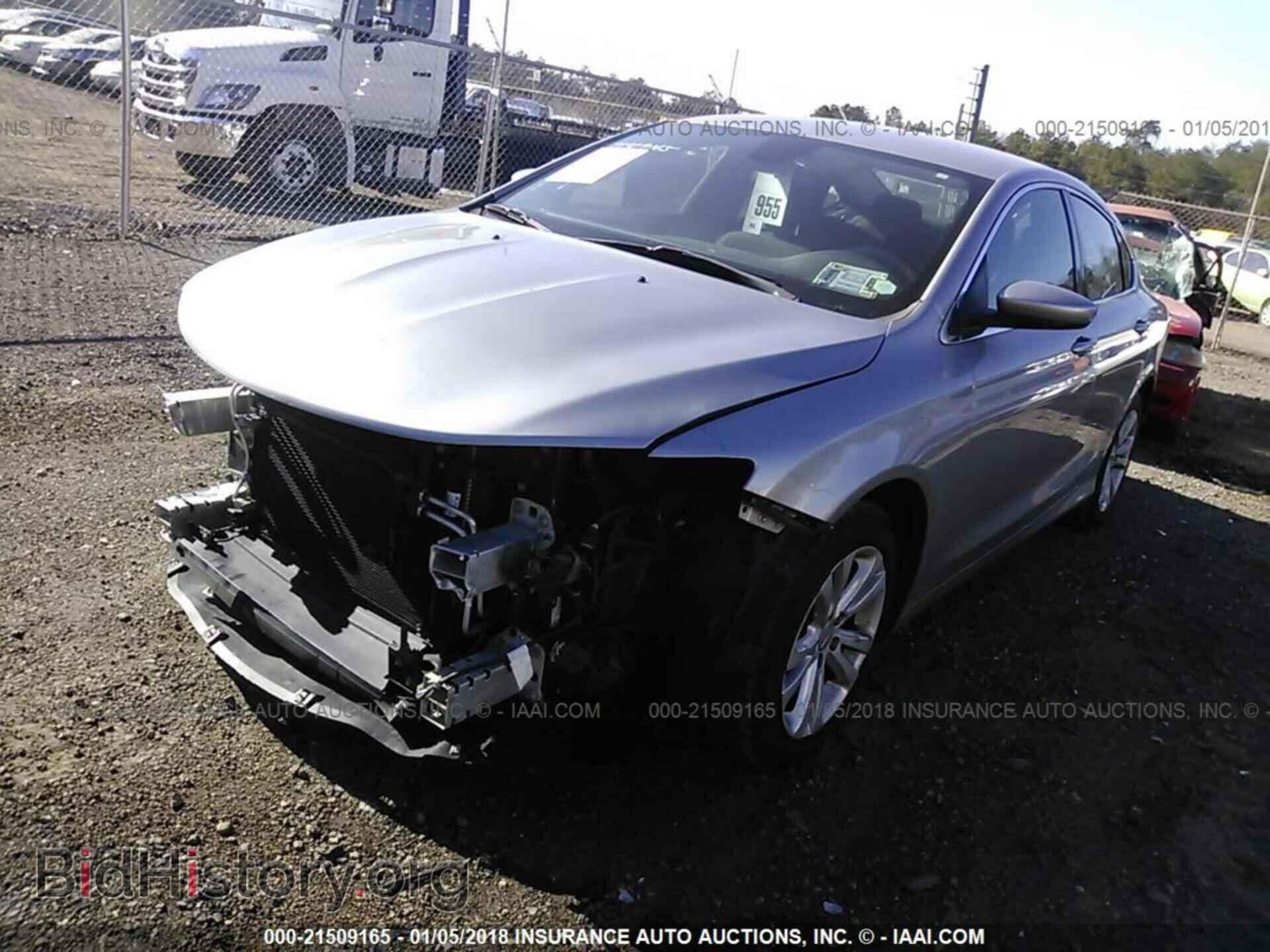 2015 Chrysler 200 - VIN: 1C3CCCAB7FN661093 - Фото 2