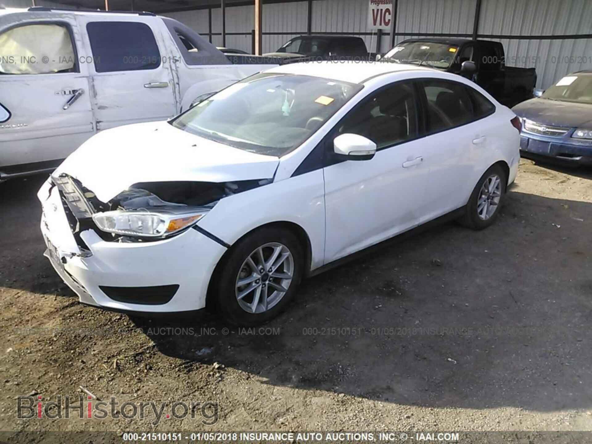 2015 Ford Focus - VIN: 1FADP3F27FL206839 - Photo 2
