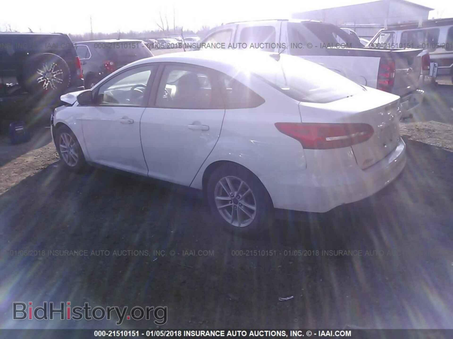 2015 Ford Focus - VIN: 1FADP3F27FL206839 - Photo 3