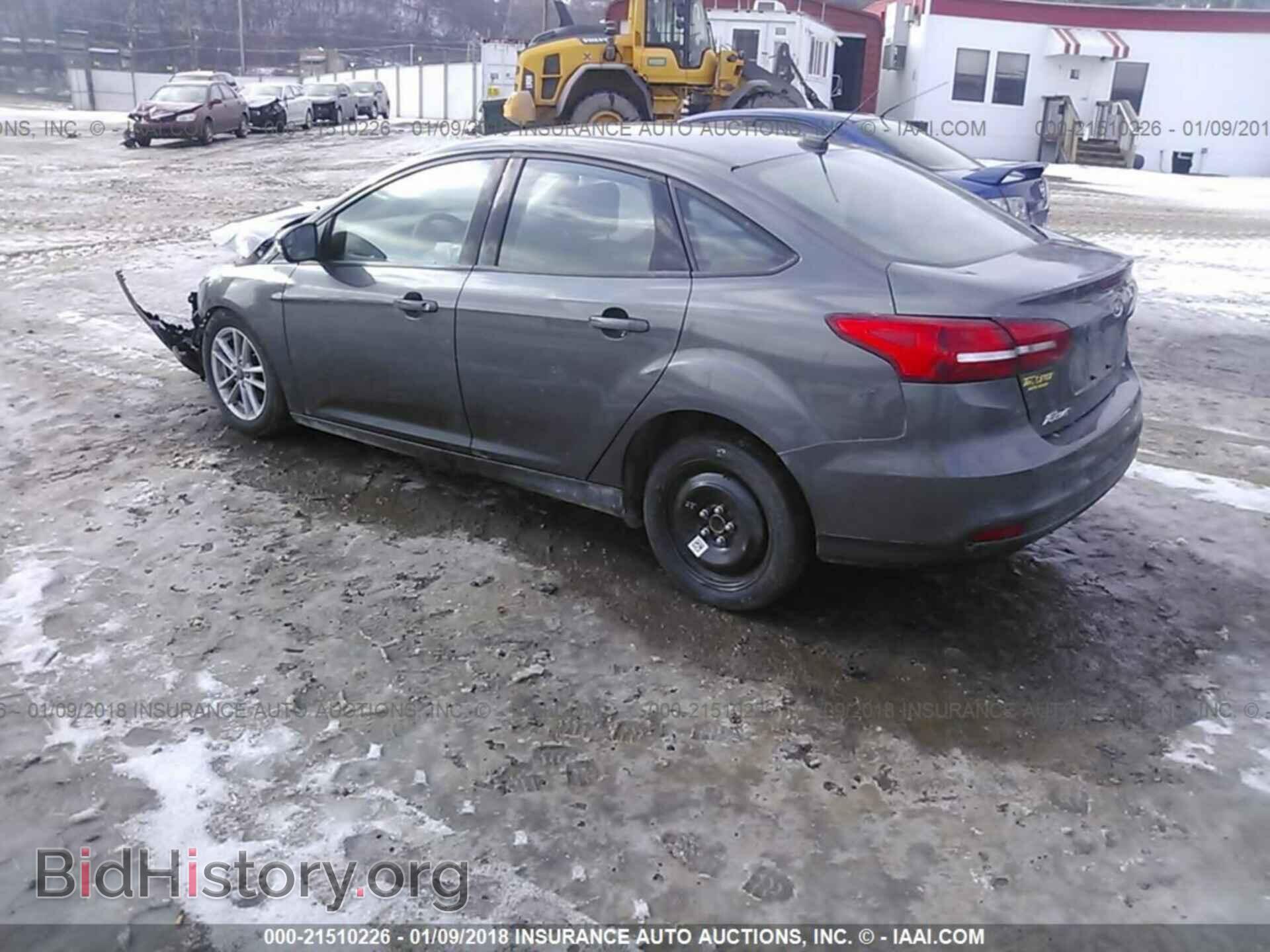 2017 Ford Focus - VIN: 1FADP3F26HL313027 - Photo 3