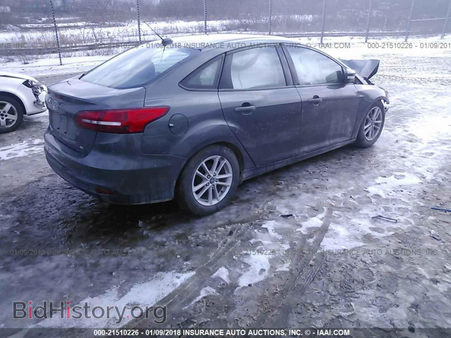2017 Ford Focus - VIN: 1FADP3F26HL313027 - Photo 4