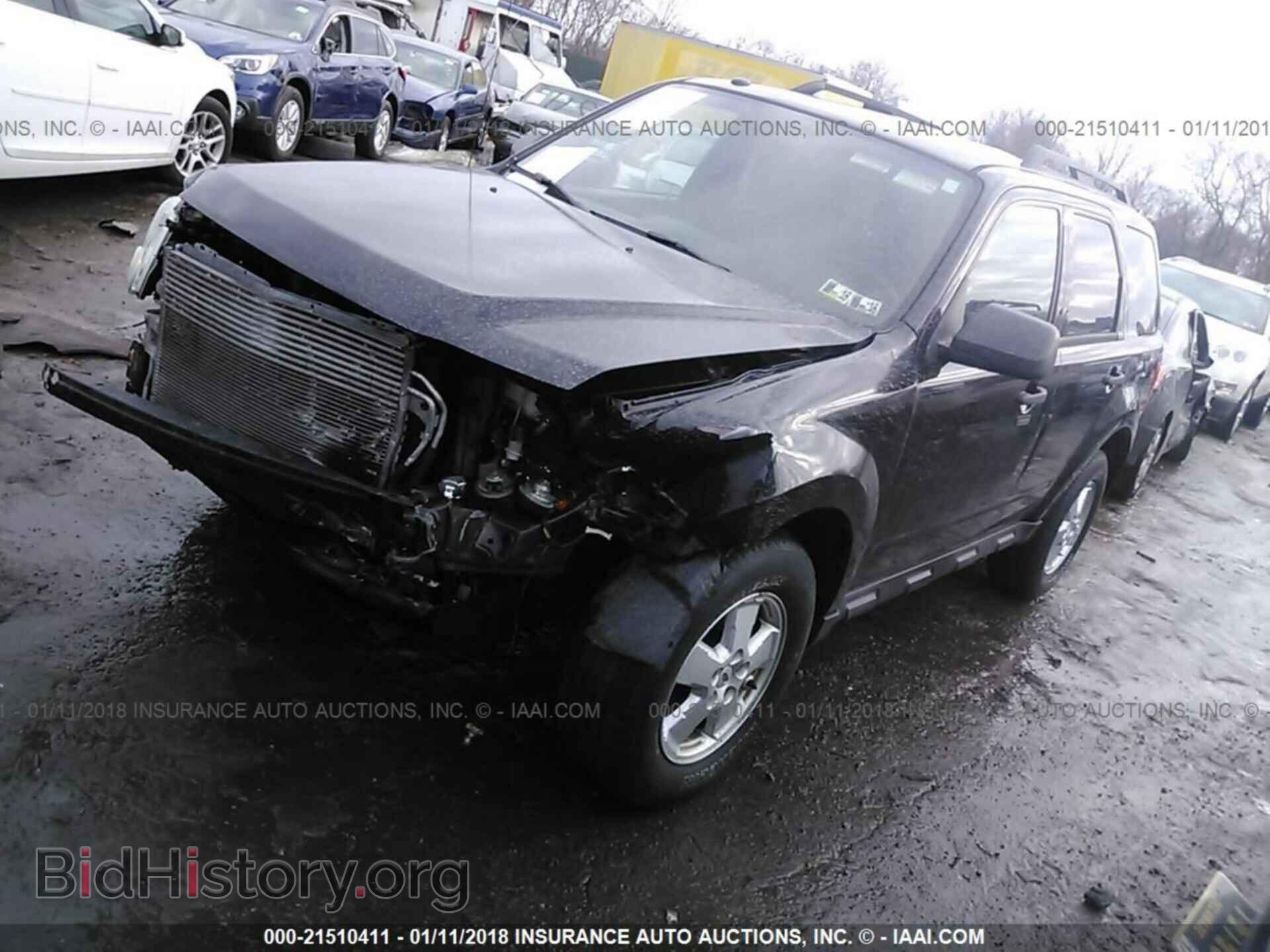 2011 Ford Escape - VIN: 1FMCU9DG6BKB84988 - Photo 2