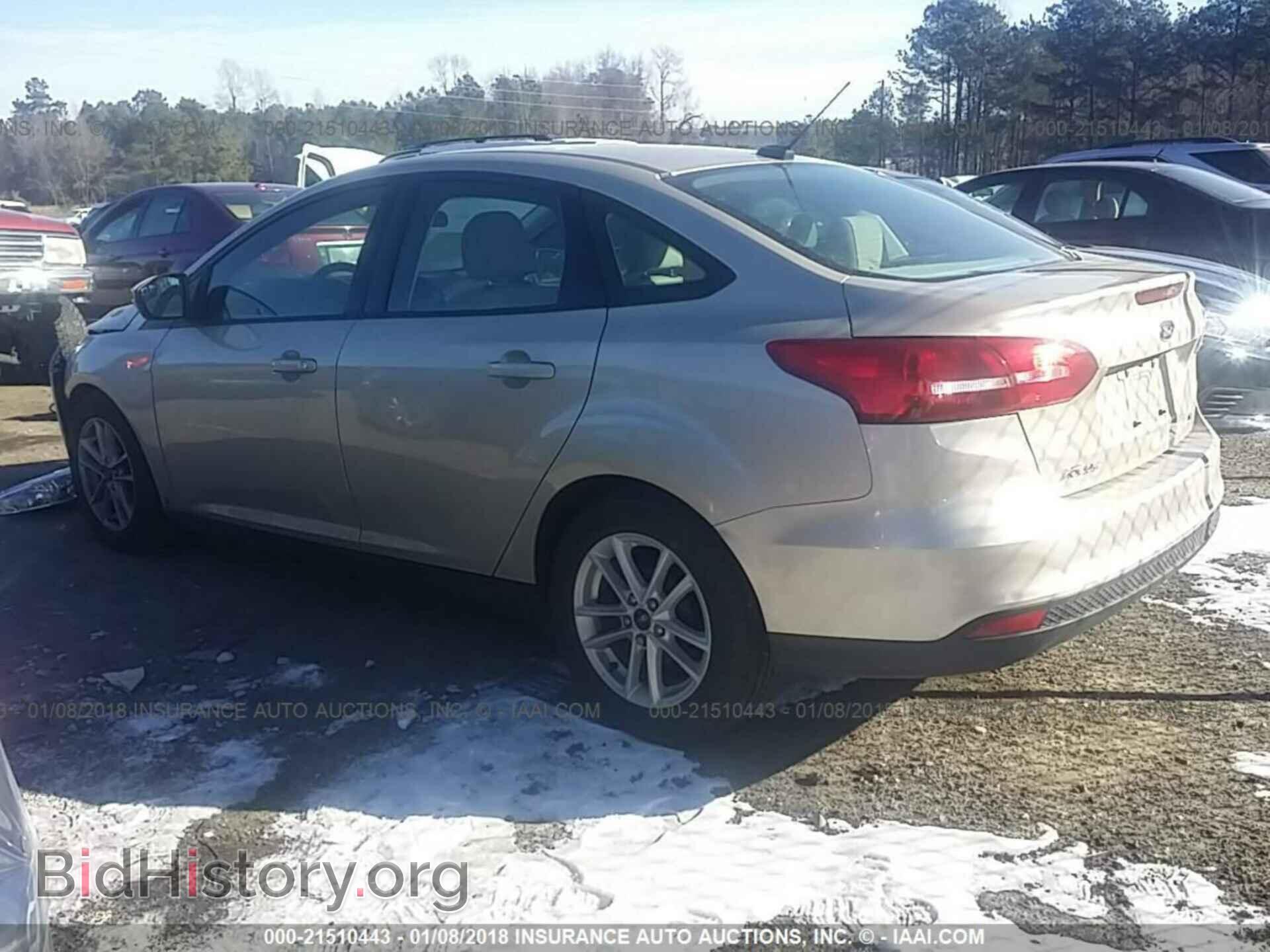 2017 Ford Focus - VIN: 1FADP3F25HL251572 - Photo 3