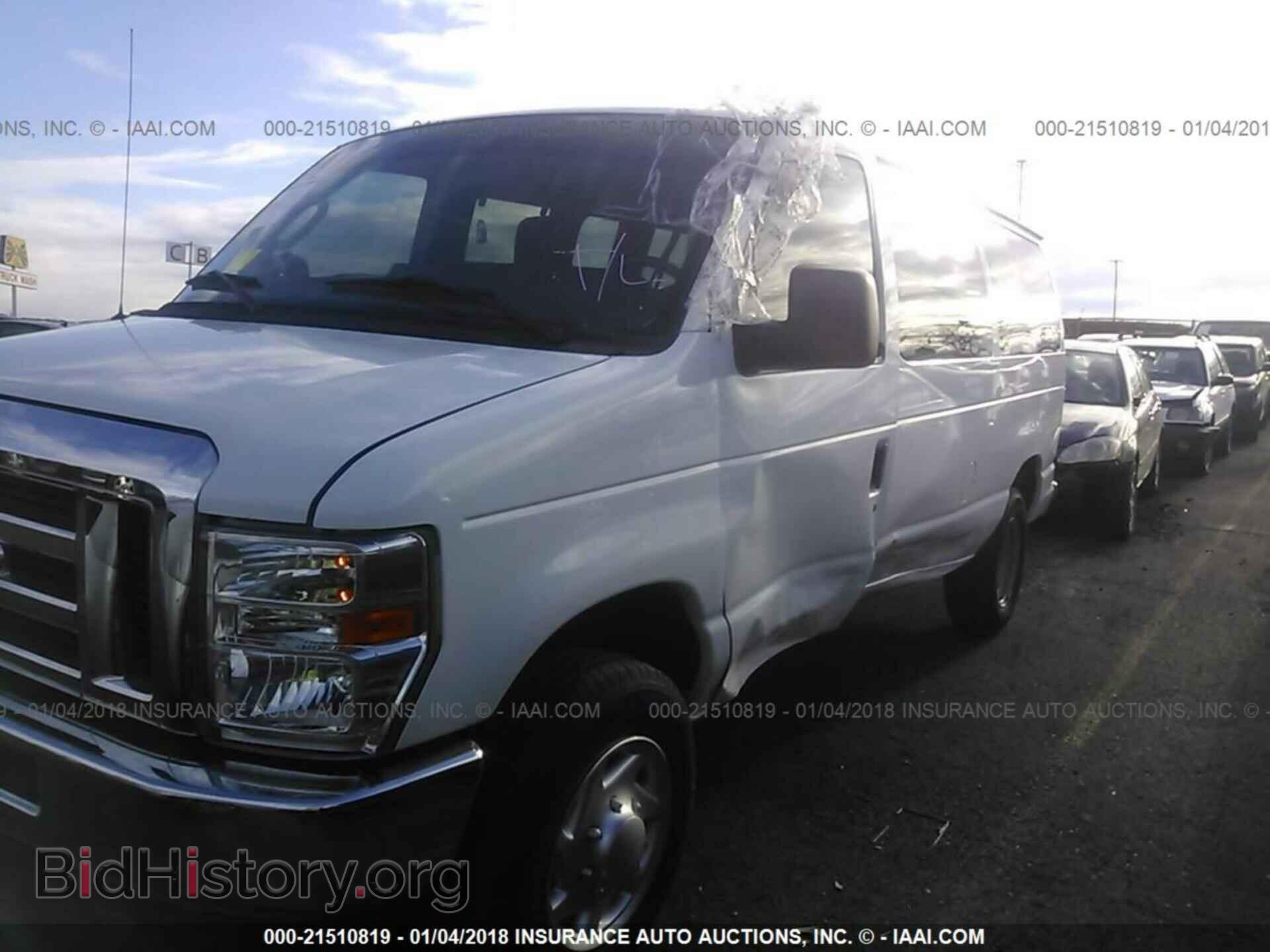 2011 Ford Econoline - VIN: 1FBNE3BL3BDB25056 - Фото 2
