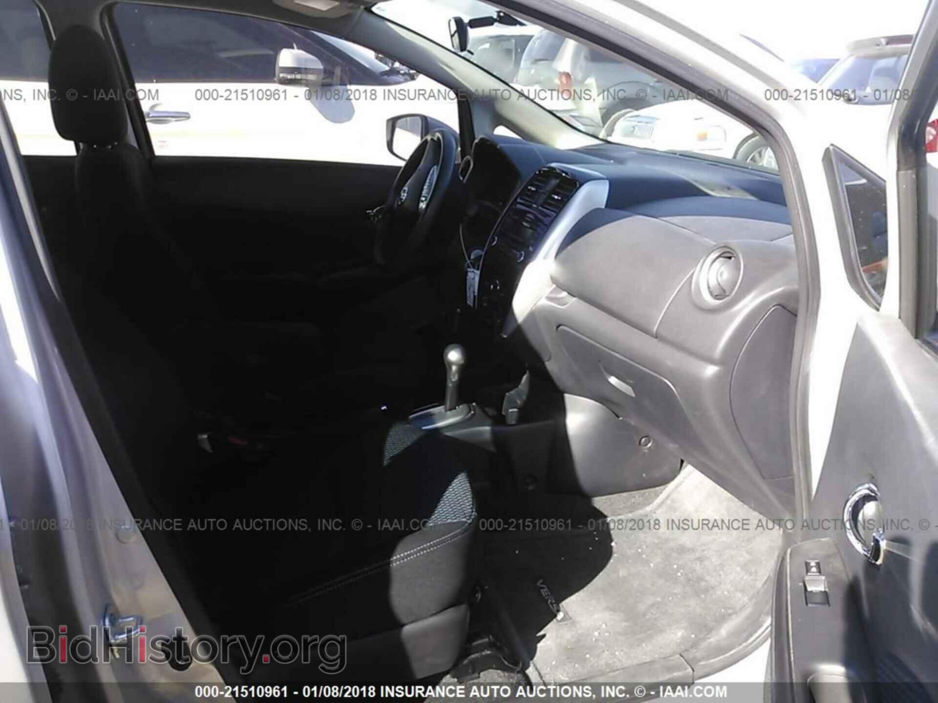 2015 Nissan Versa note - VIN: 3N1CE2CP9FL354584 - Photo 5