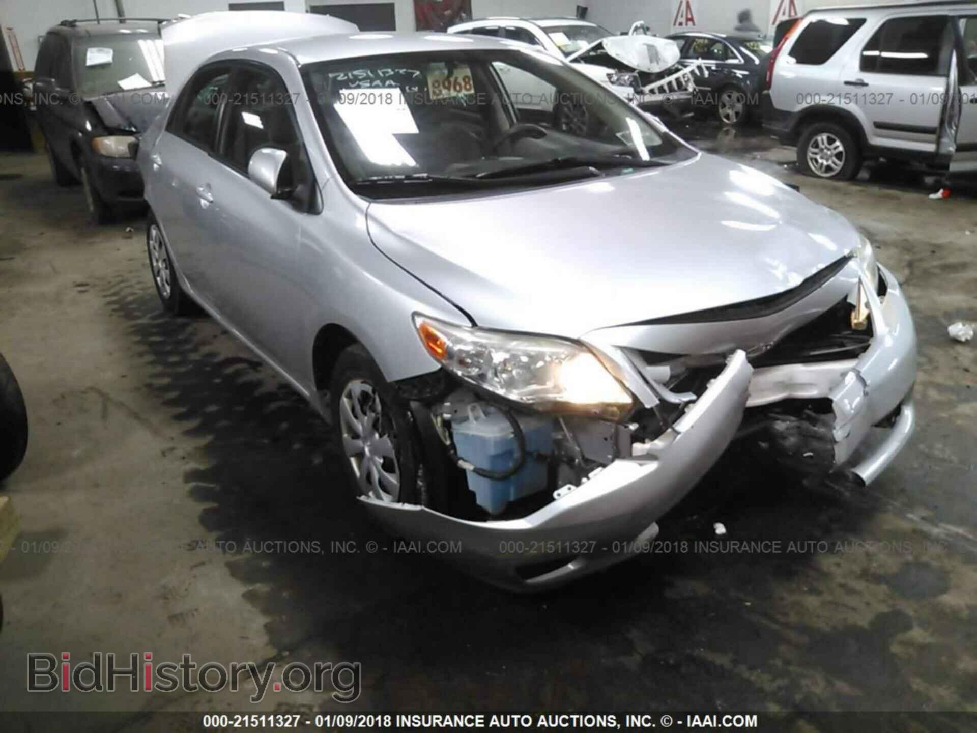 Photo JTDBU4EE0BJ102629 - Toyota Corolla 2011