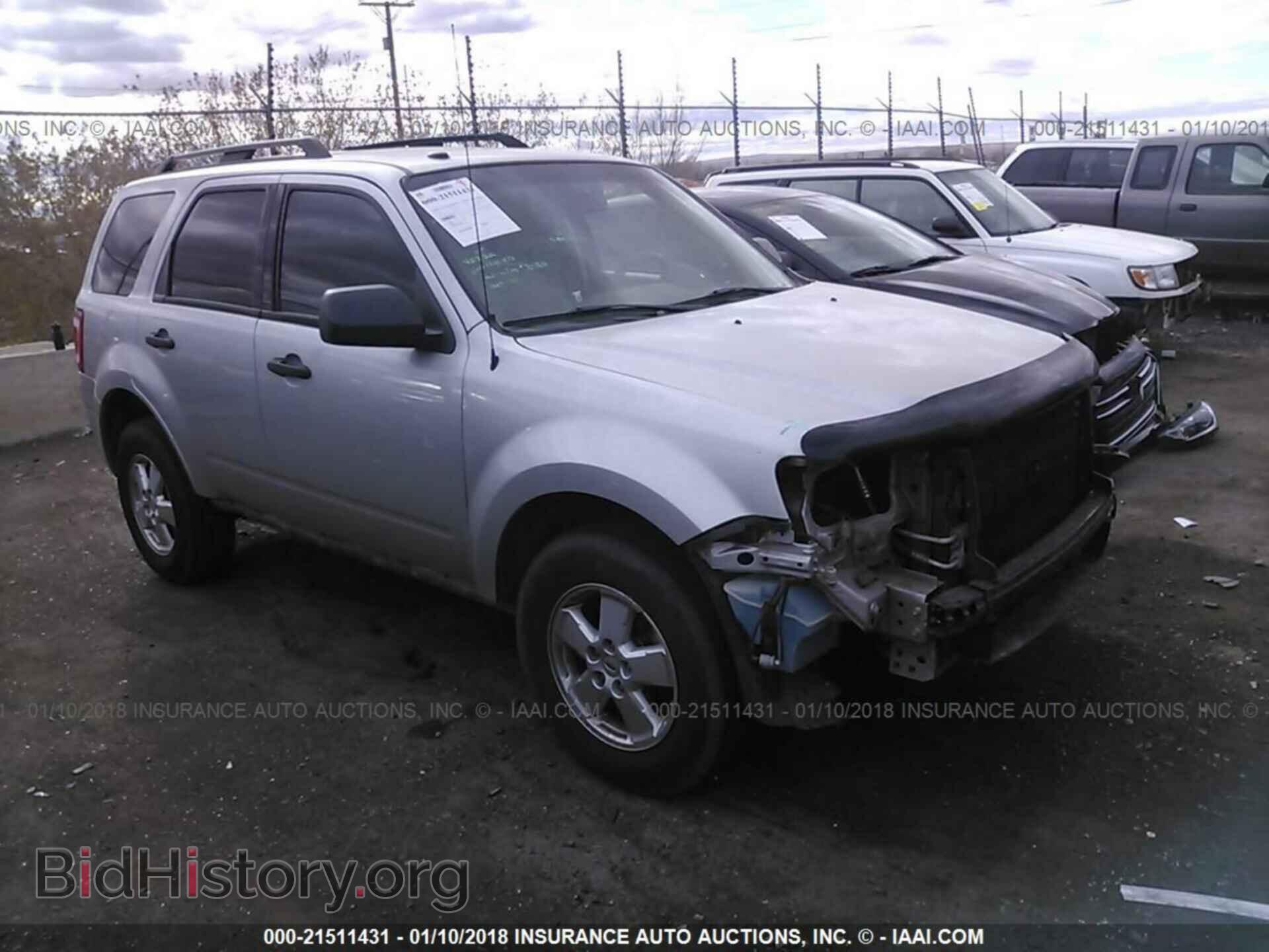 Photo 1FMCU0DG3CKA44250 - Ford Escape 2012