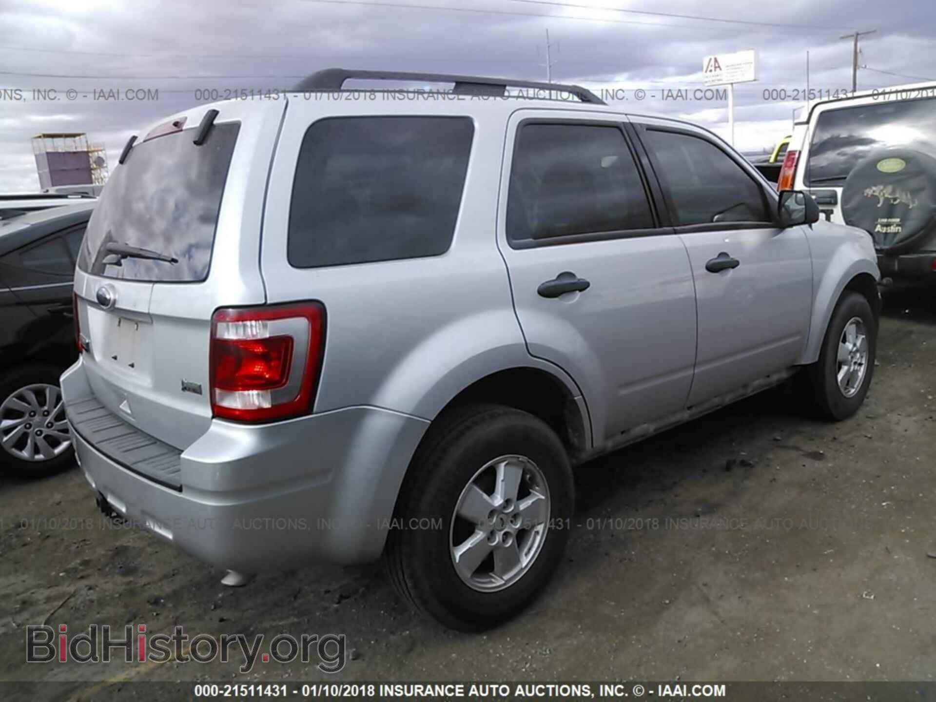 2012 Ford Escape - VIN: 1FMCU0DG3CKA44250 - Photo 4