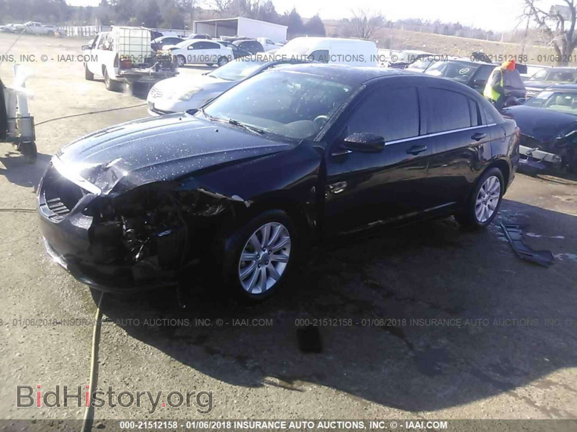 2013 Chrysler 200 - VIN: 1C3CCBBB0DN727988 - Фото 2