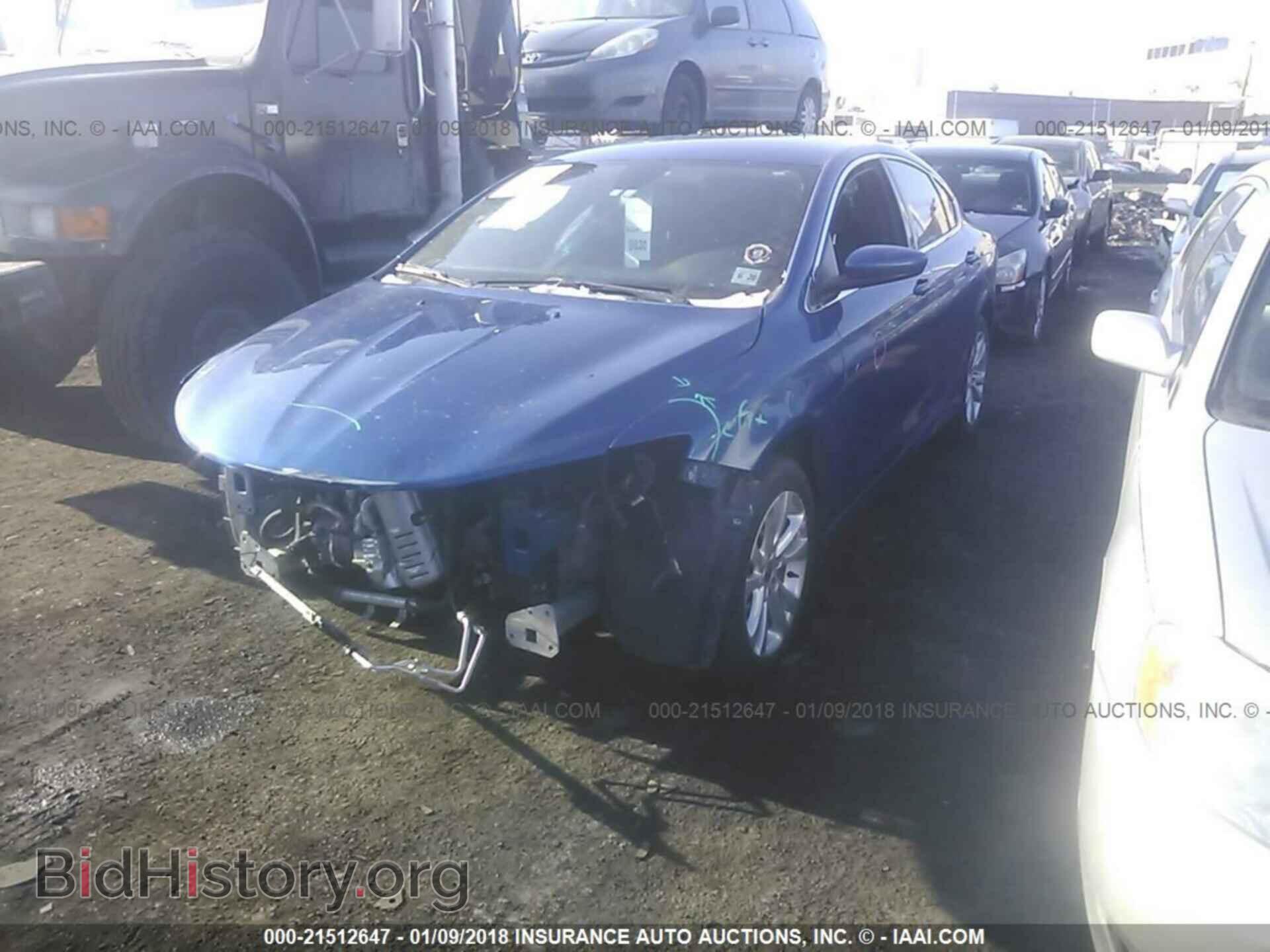 2015 Chrysler 200 - VIN: 1C3CCCAB1FN732756 - Photo 2