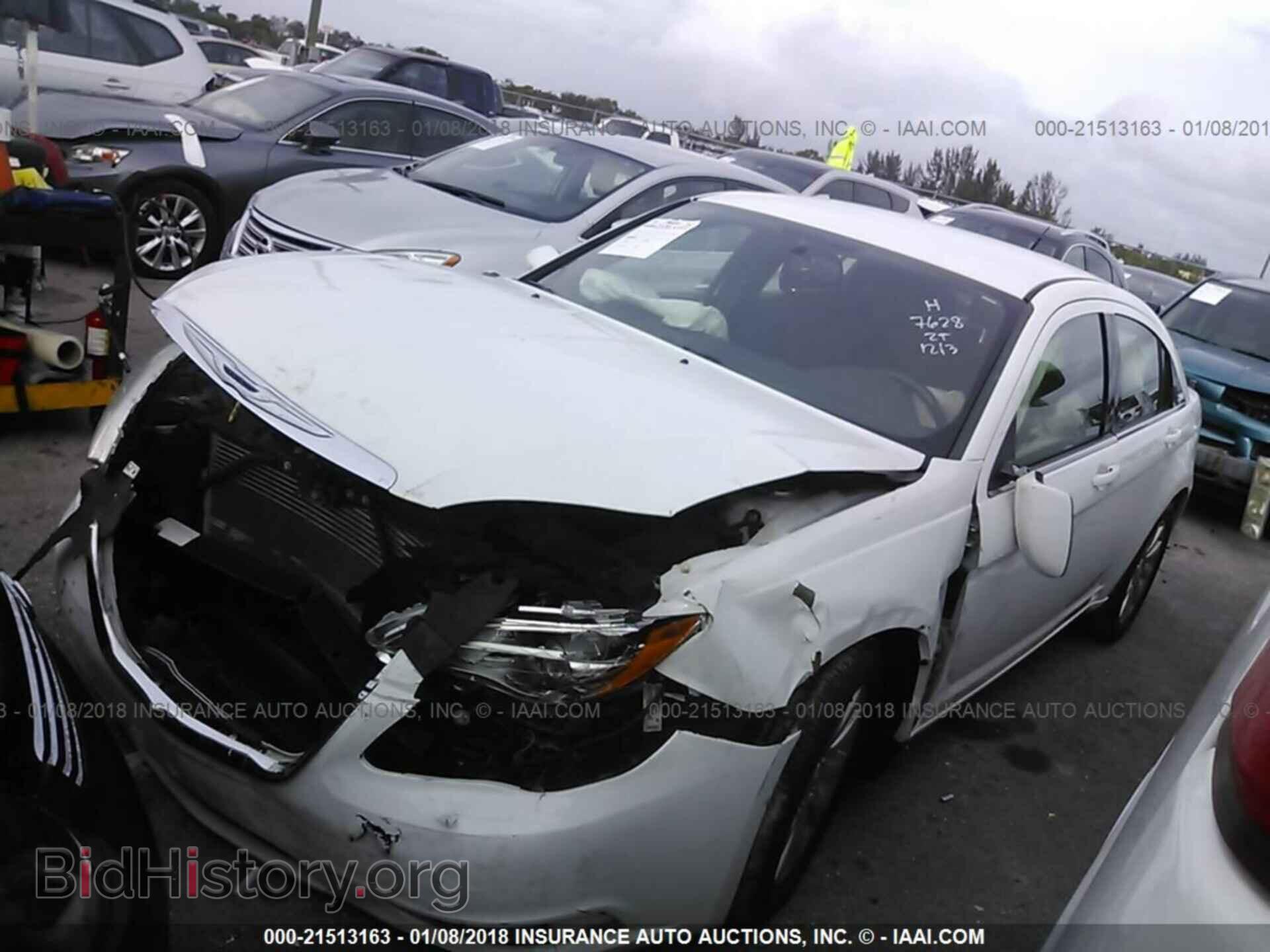 2012 Chrysler 200 - VIN: 1C3CCBBB1CN117628 - Фото 2