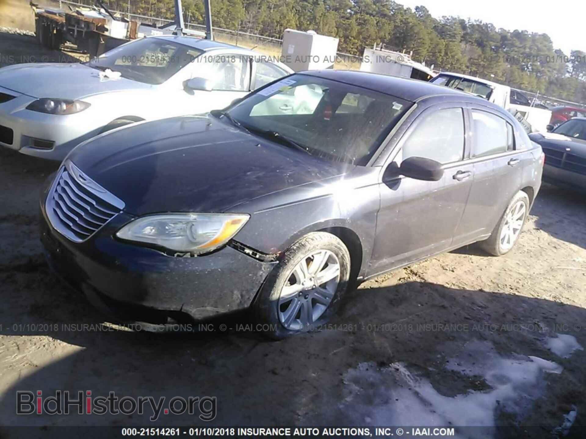 2013 Chrysler 200 - VIN: 1C3CCBAB2DN761433 - Photo 2
