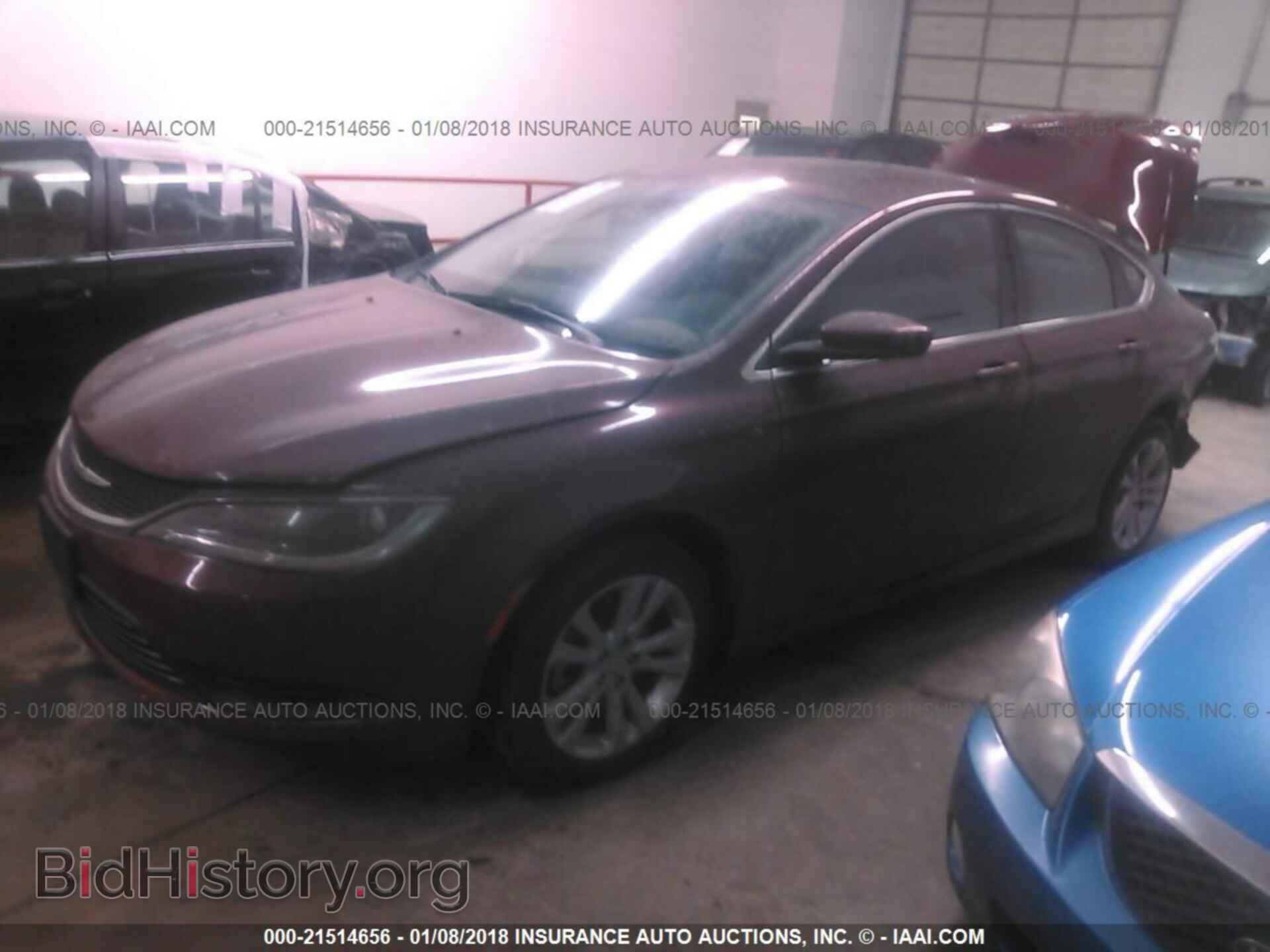 2017 Chrysler 200 - VIN: 1C3CCCFB7HN510542 - Фото 2