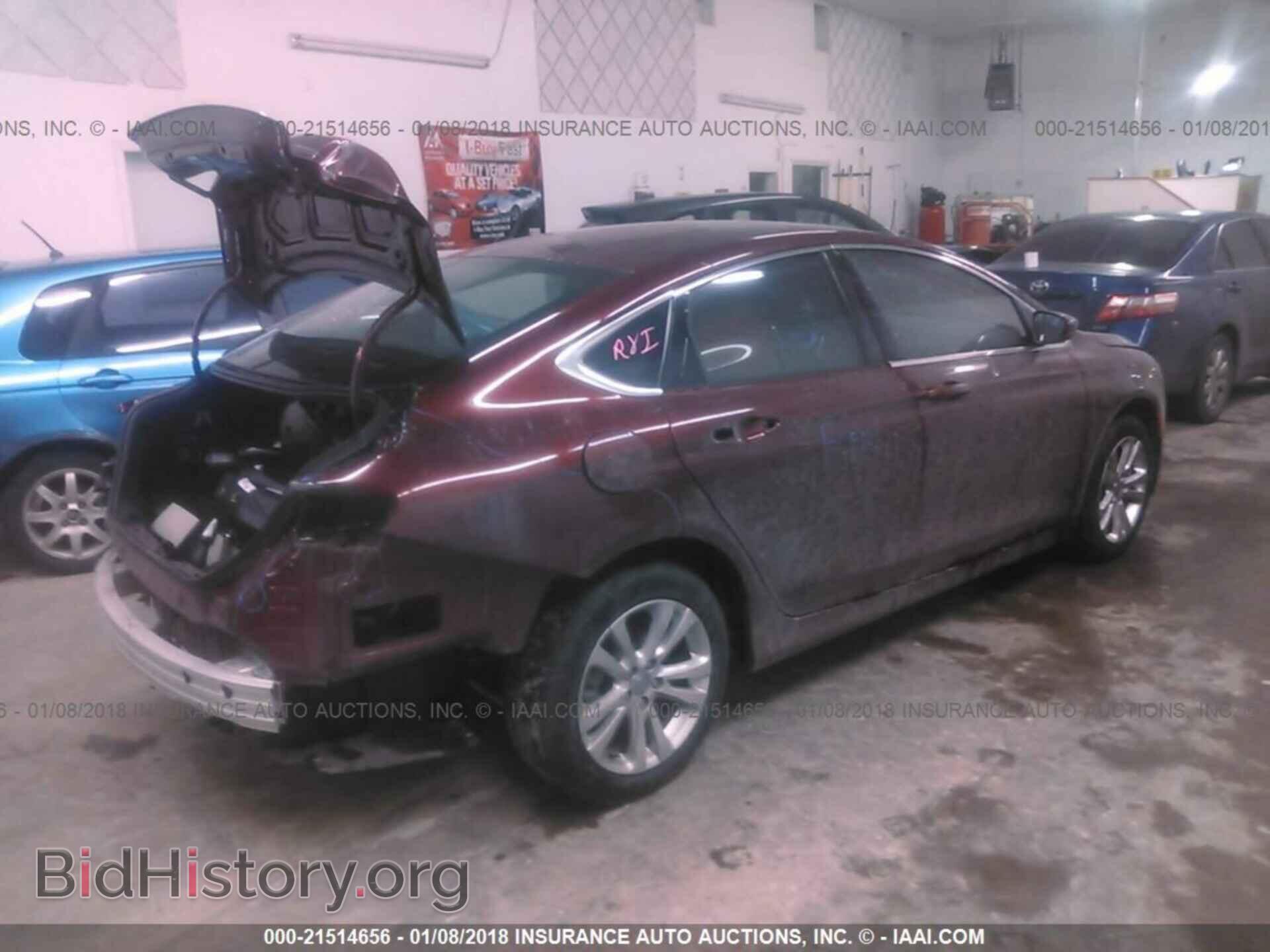 2017 Chrysler 200 - VIN: 1C3CCCFB7HN510542 - Фото 4