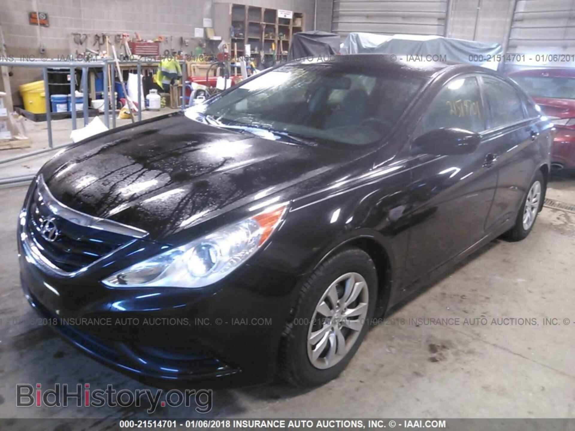 2012 Hyundai Sonata - VIN: 5NPEB4AC7CH501975 - Фото 2