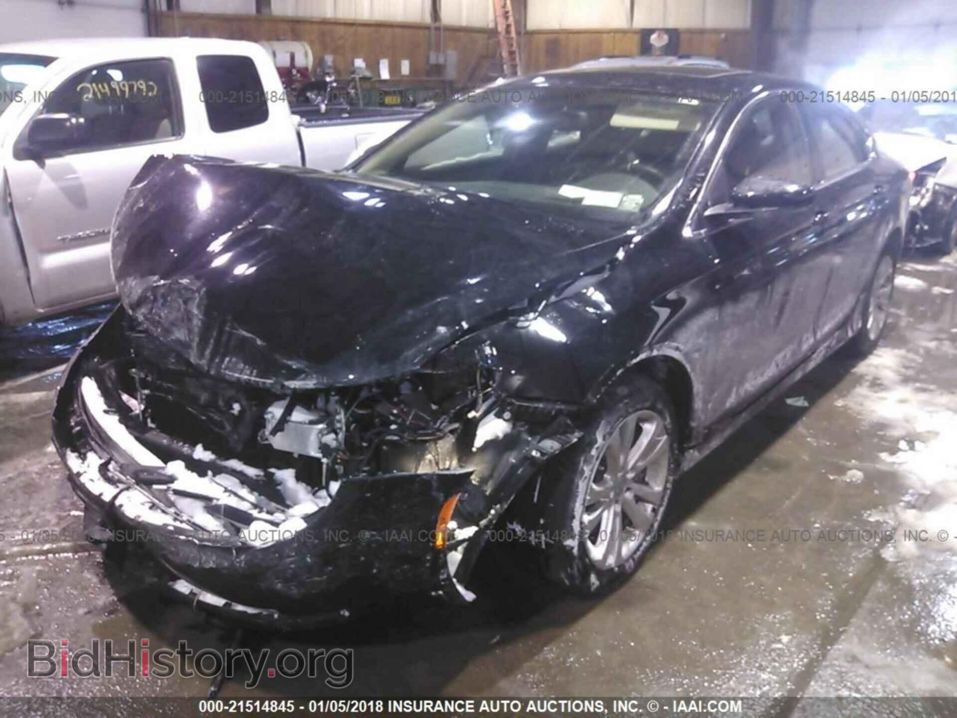 2016 Chrysler 200 - VIN: 1C3CCCAG9GN142074 - Photo 2