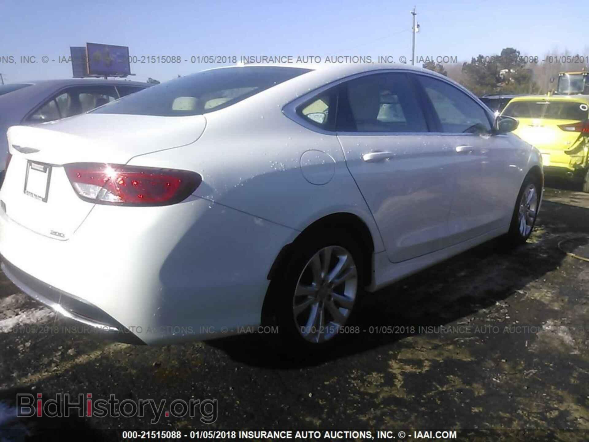 2015 Chrysler 200 - VIN: 1C3CCCAB3FN562609 - Photo 4