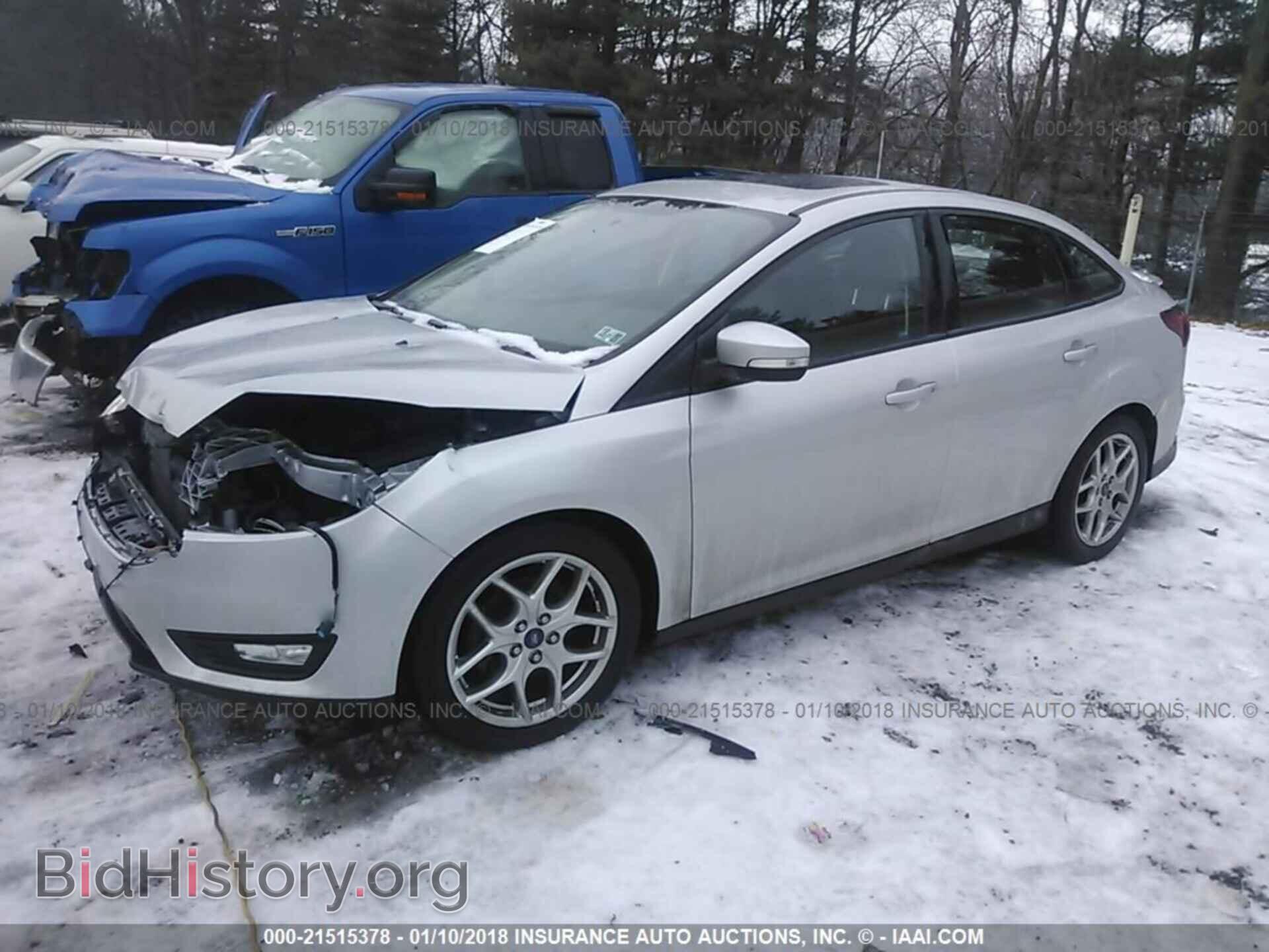2015 Ford Focus - VIN: 1FADP3F20FL363029 - Photo 2