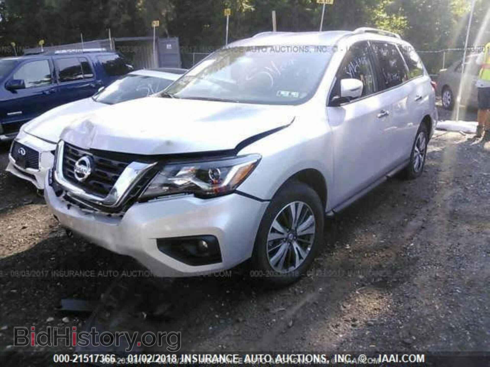 2017 Nissan Pathfinder - VIN: 5N1DR2MM0HC615802 - Фото 2