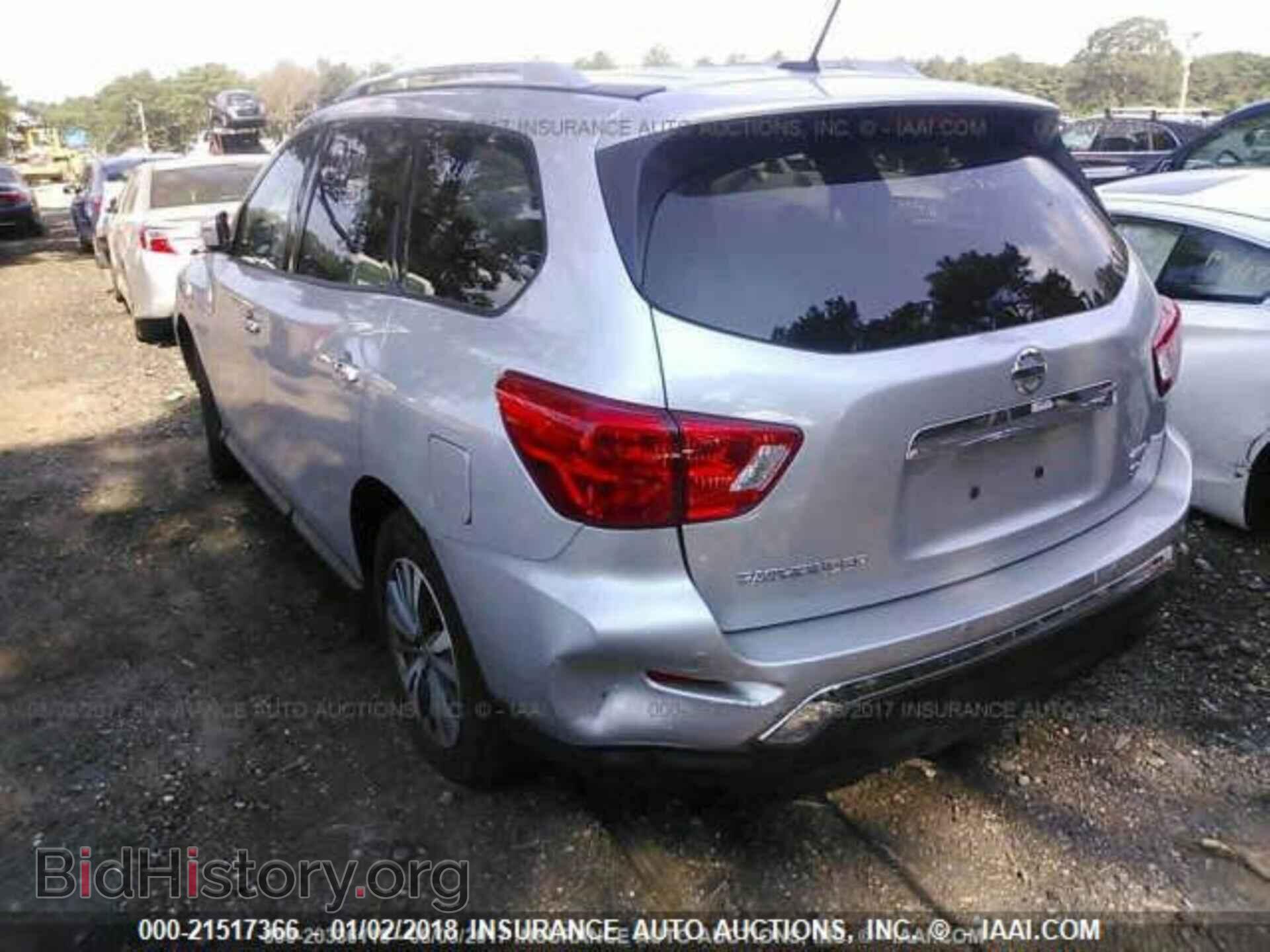 2017 Nissan Pathfinder - VIN: 5N1DR2MM0HC615802 - Фото 3