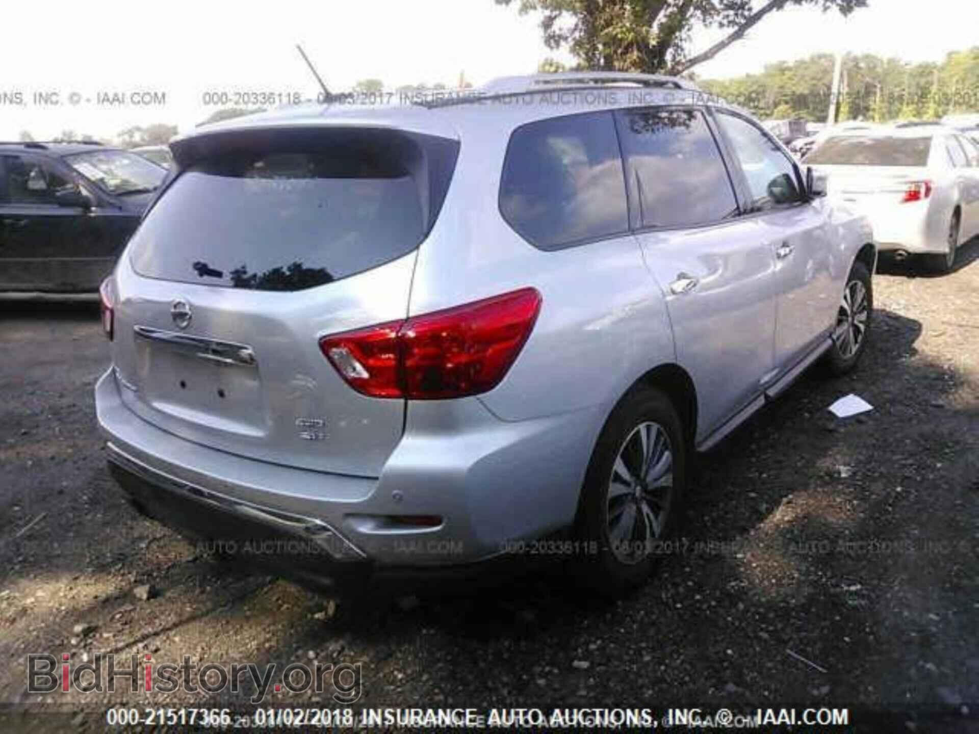 2017 Nissan Pathfinder - VIN: 5N1DR2MM0HC615802 - Фото 4