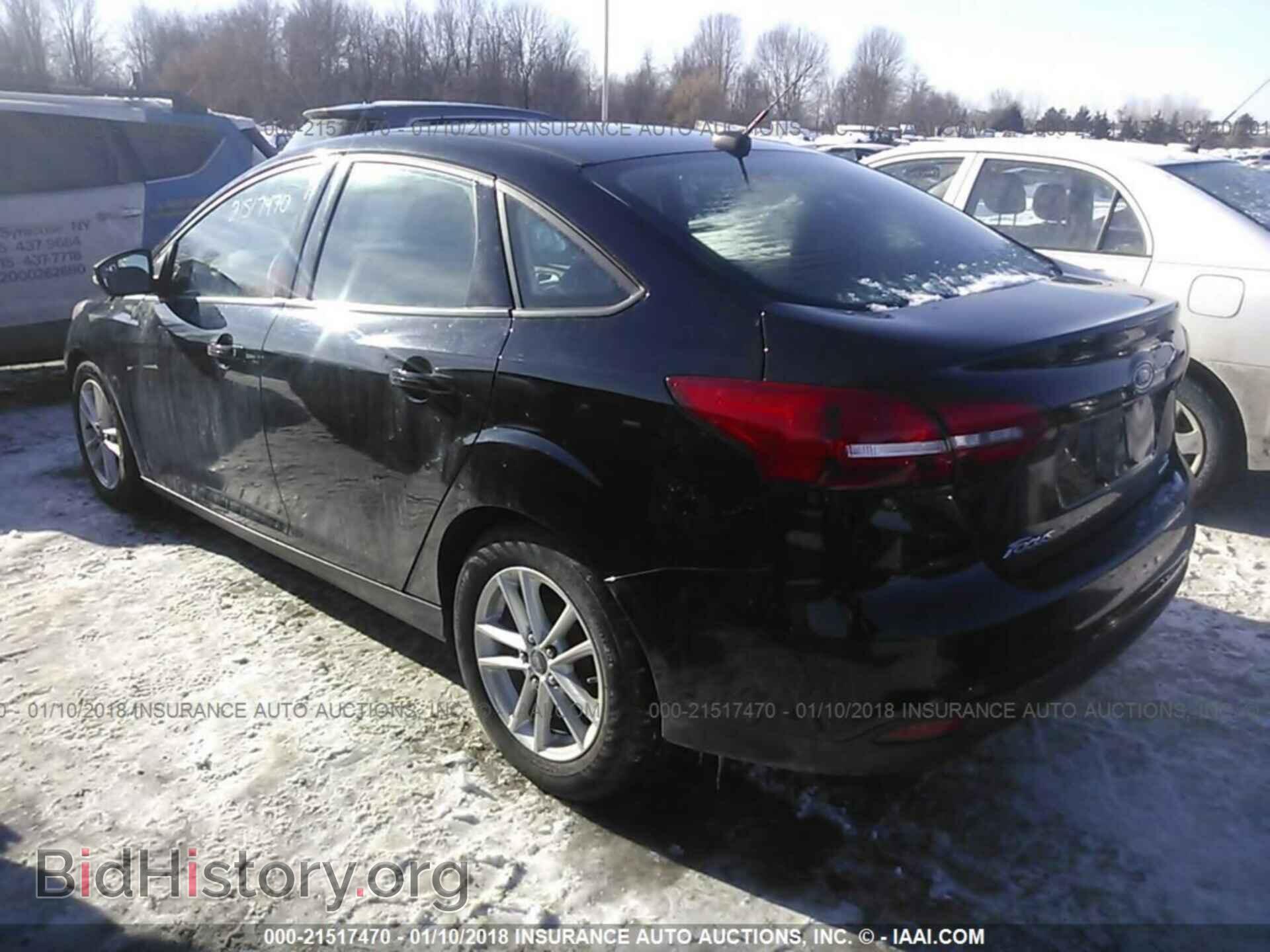 2016 Ford Focus - VIN: 1FADP3F27GL276780 - Photo 3