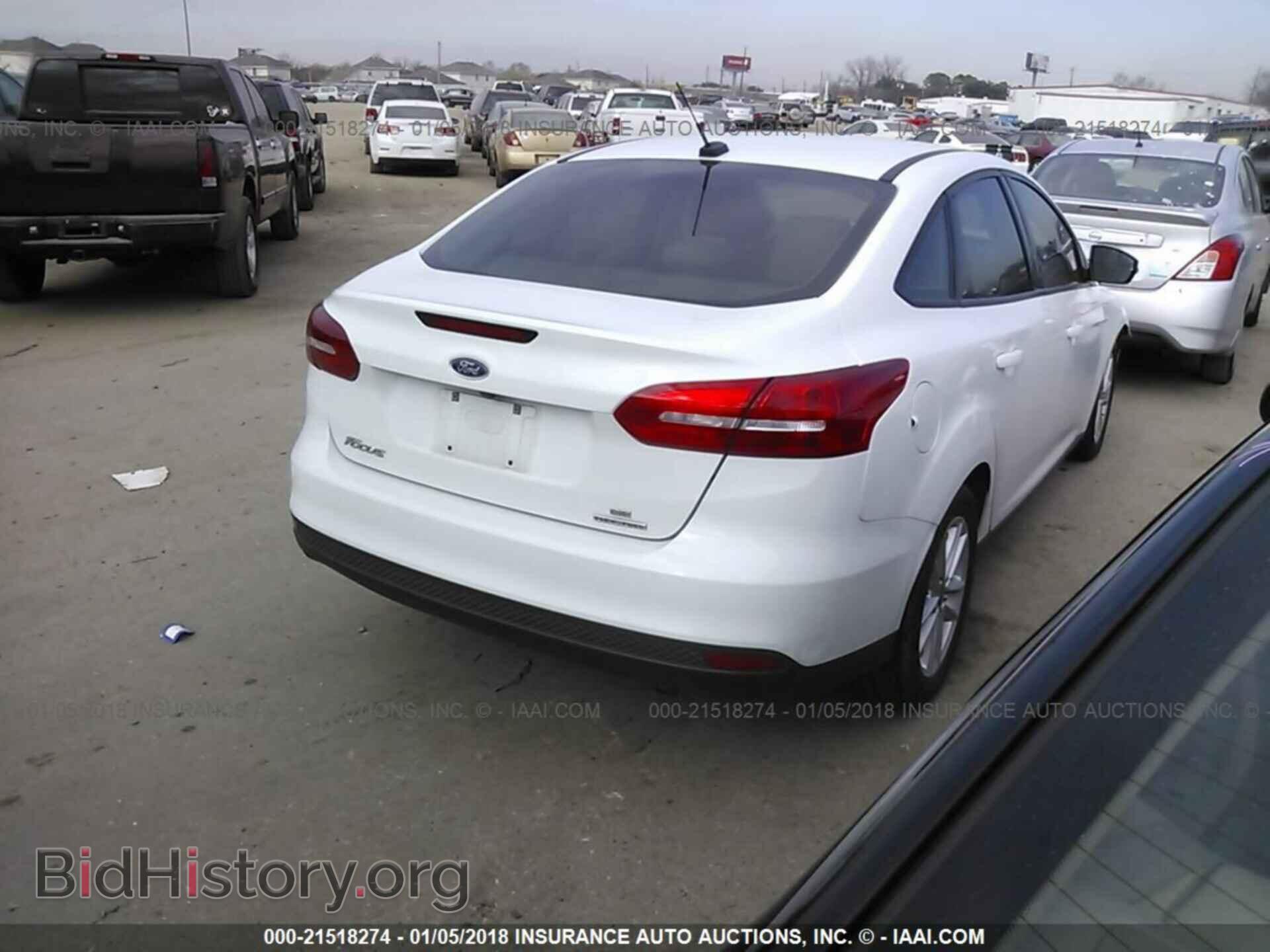 2016 Ford Focus - VIN: 1FADP3F22GL252550 - Фото 4