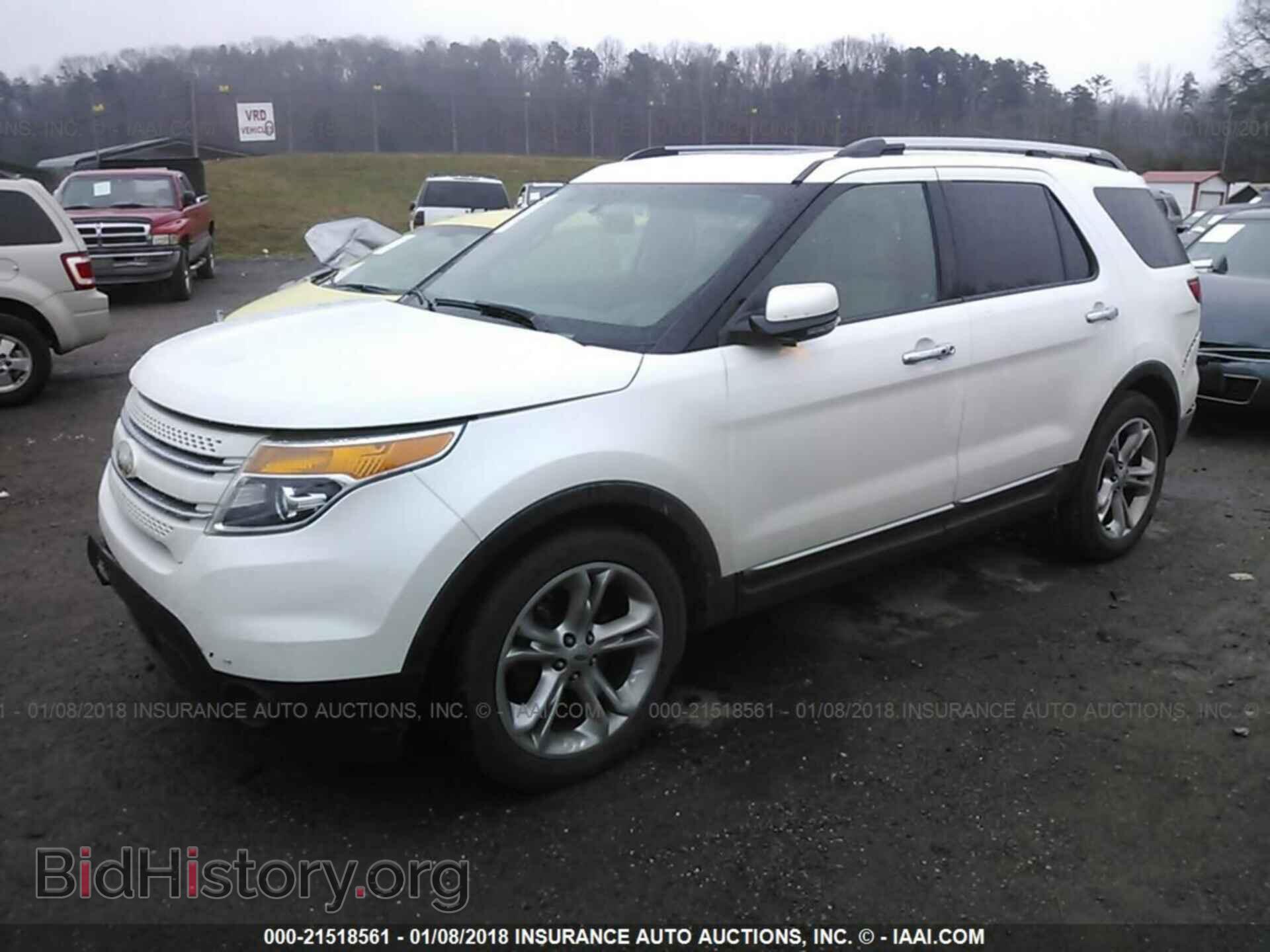 2011 Ford Explorer - VIN: 1FMHK7F83BGA00499 - Фото 2