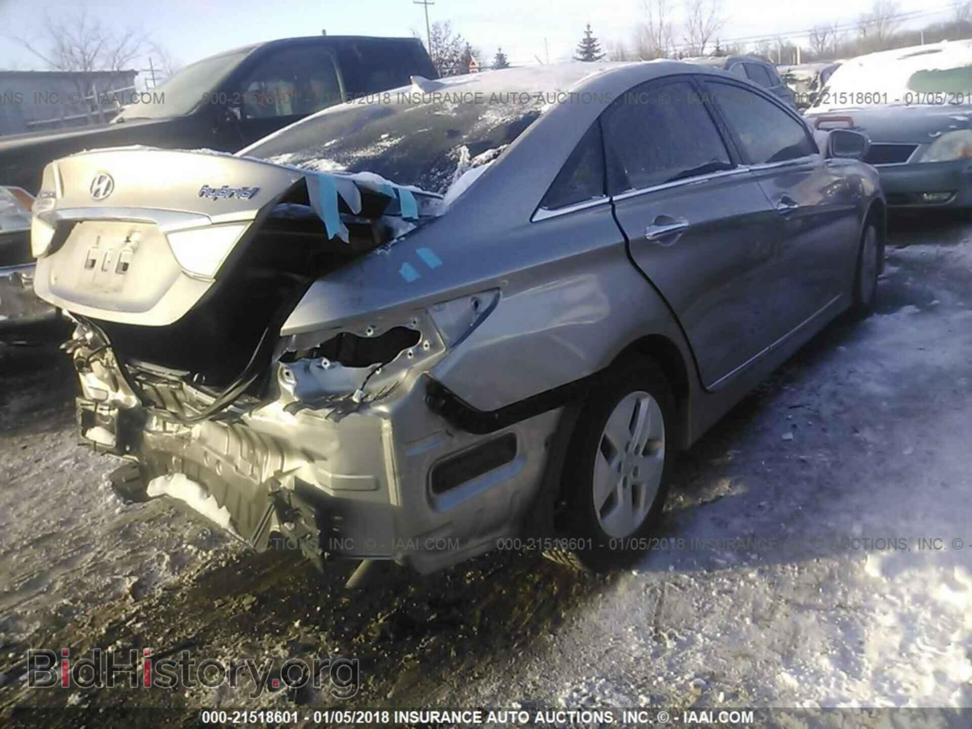 2012 Hyundai Sonata - VIN: KMHEC4A45CA046343 - Photo 4
