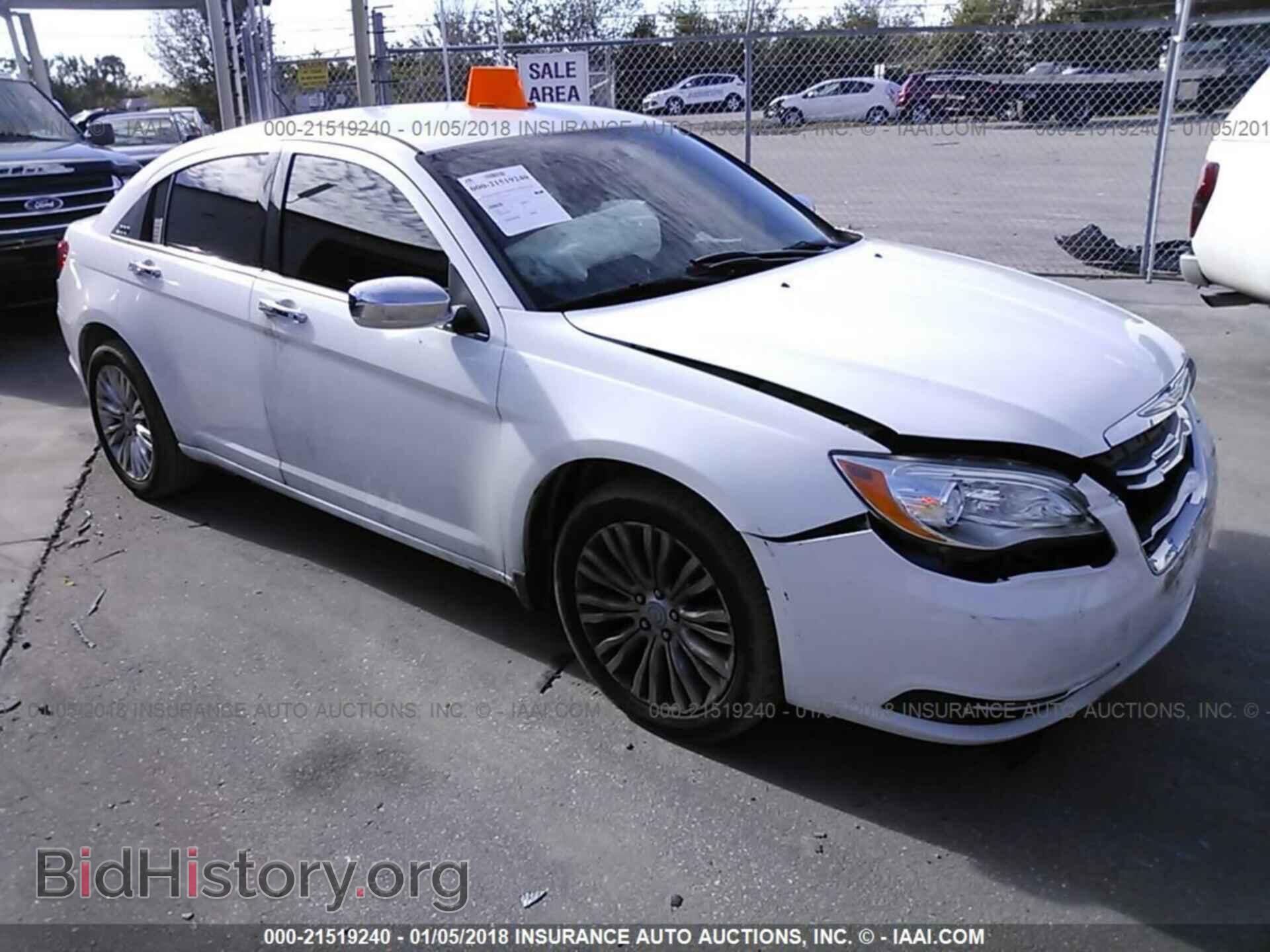 Photo 1C3BC2FB8BN571766 - Chrysler 200 2011