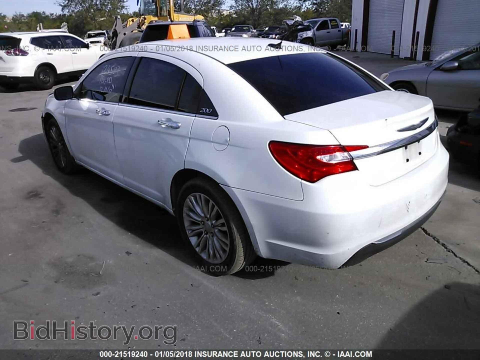2011 Chrysler 200 - VIN: 1C3BC2FB8BN571766 - Фото 3