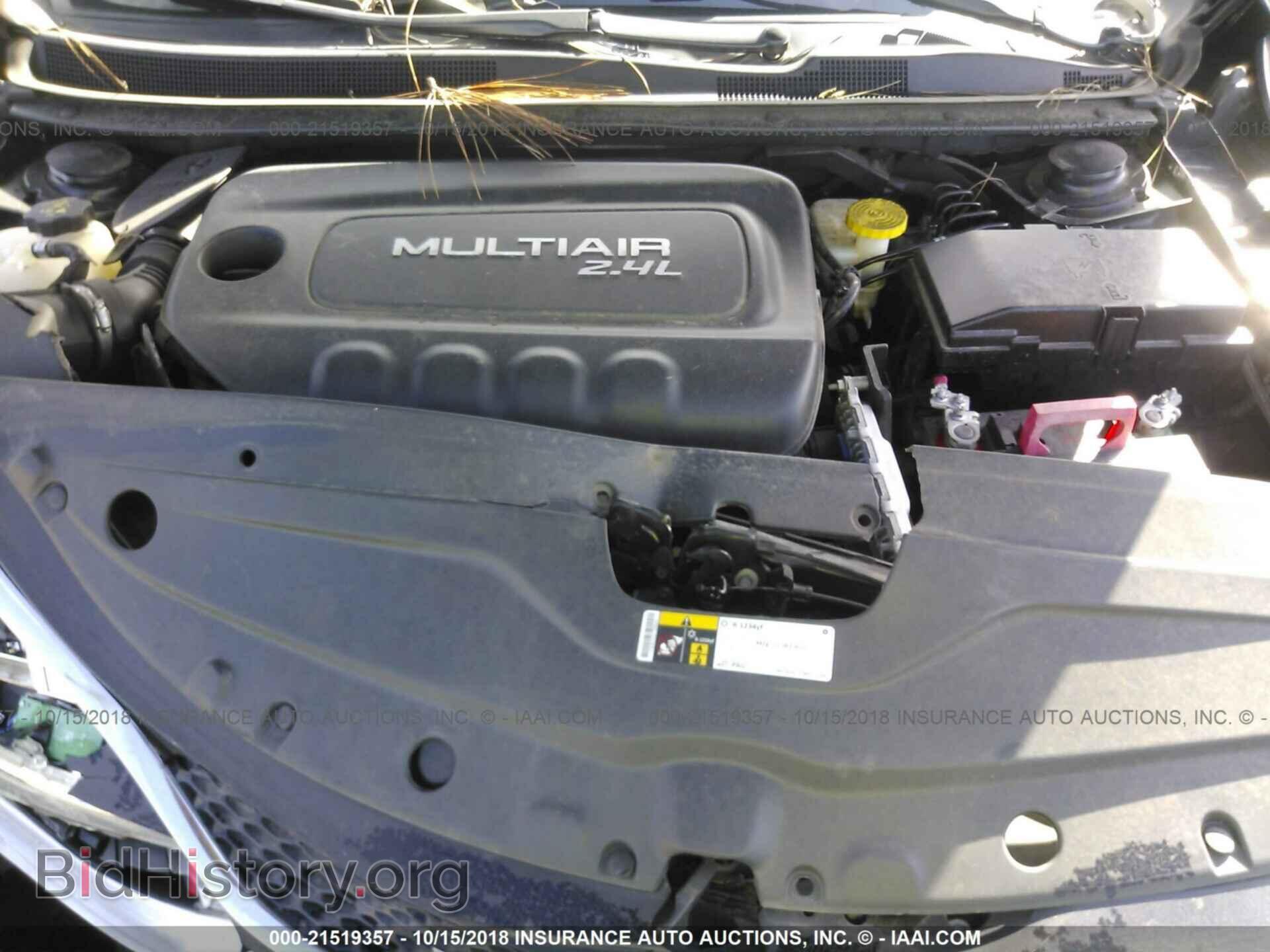 2016 Chrysler 200 - VIN: 1C3CCCAB2GN172151 - Photo 10